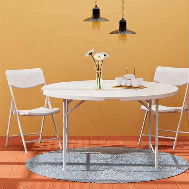 Folding table