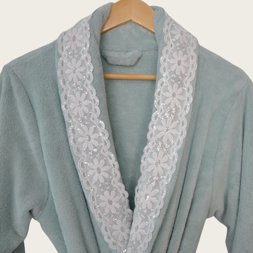 Coral Fleece Lace Bathrobe