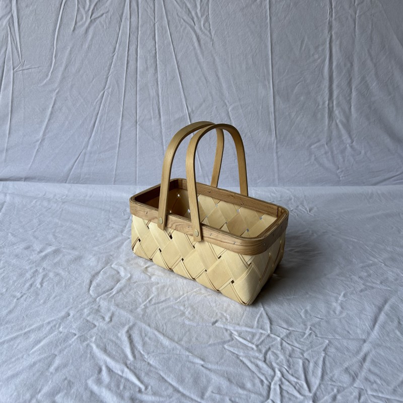 Wood chip basket