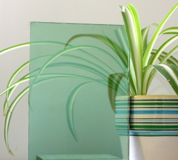 F green reflective glass