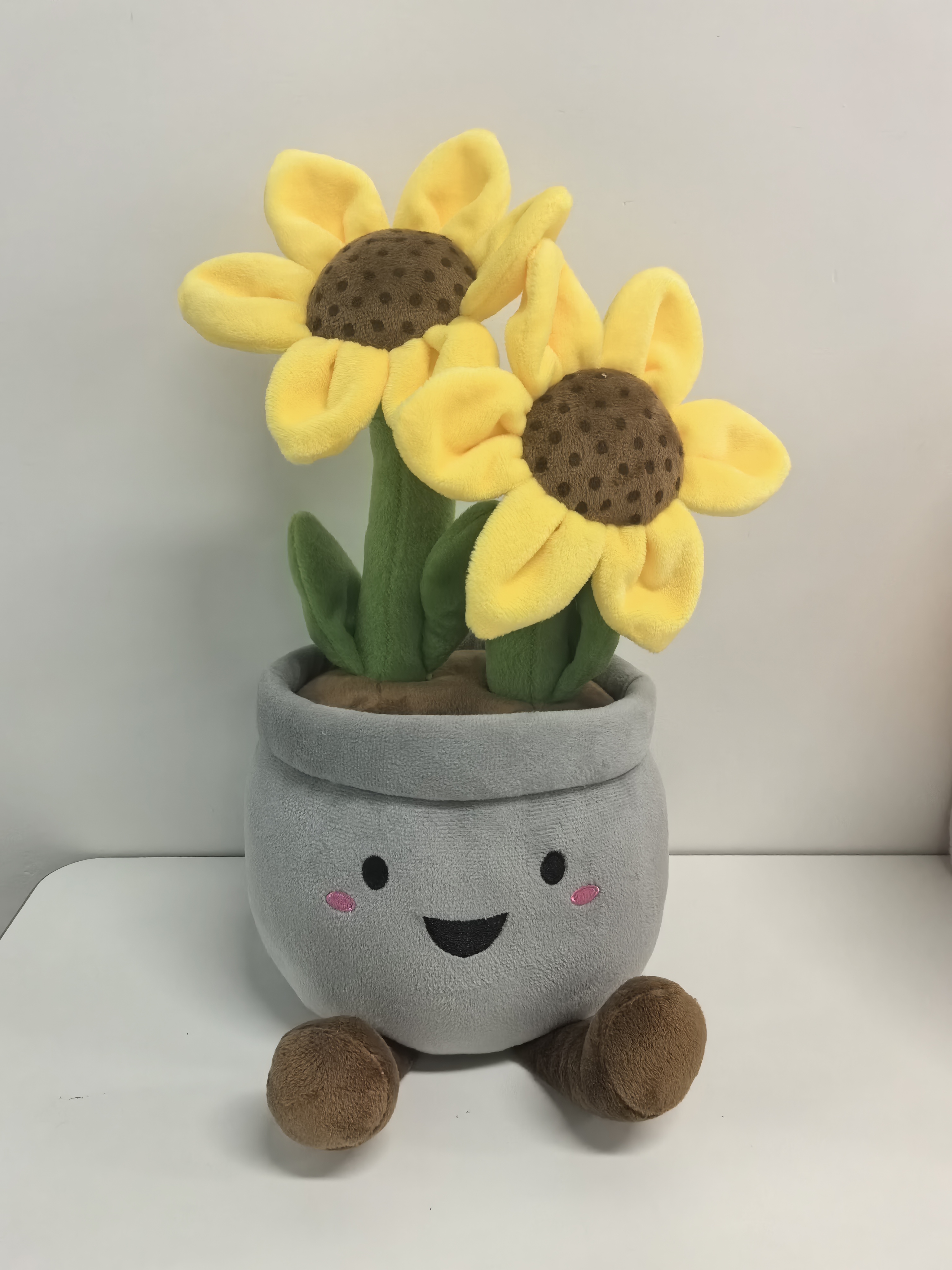 Pot-shaped plush toy