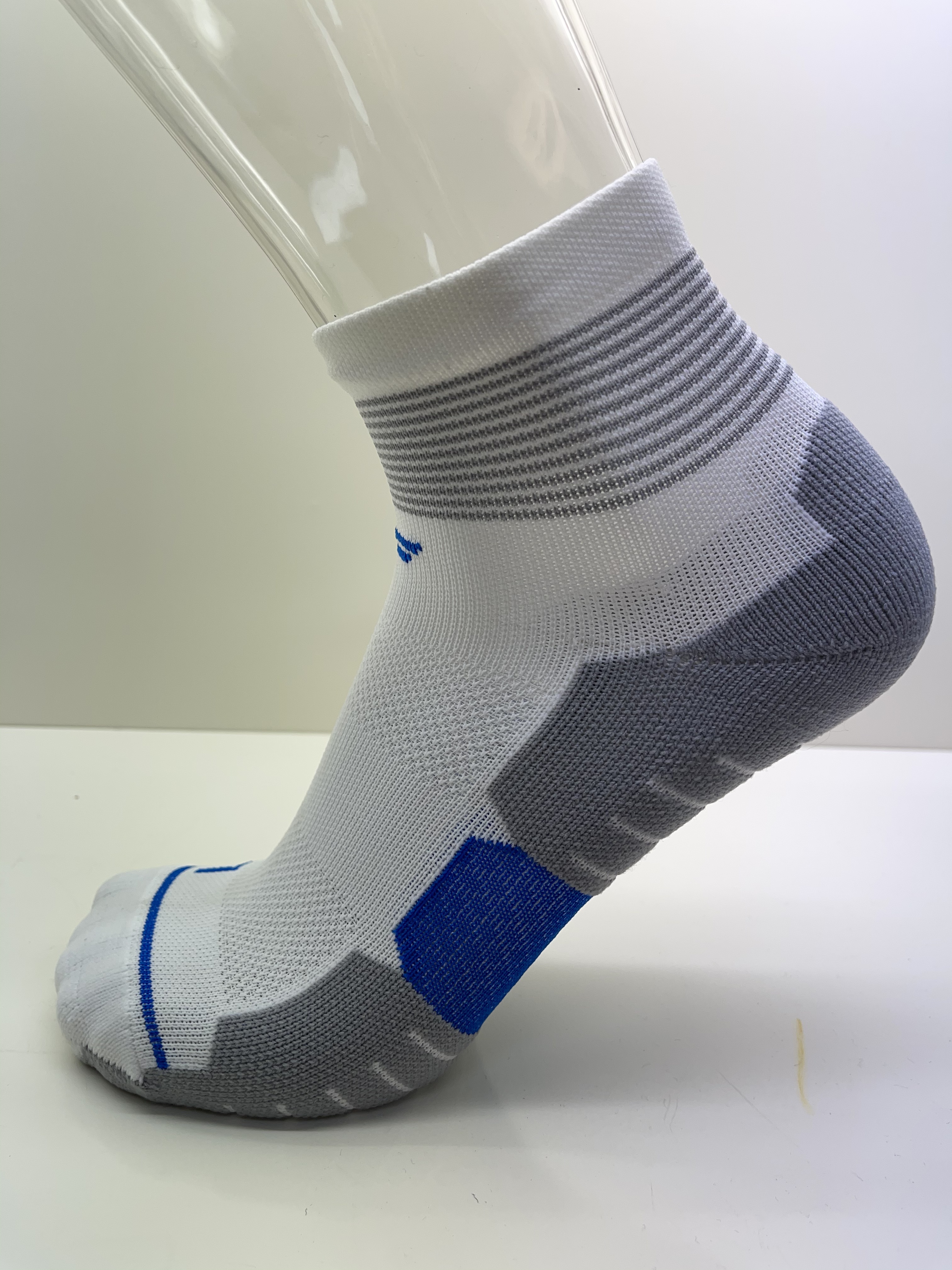 Taiyan Import and Export Co., Zhuji City – Terry socks 3