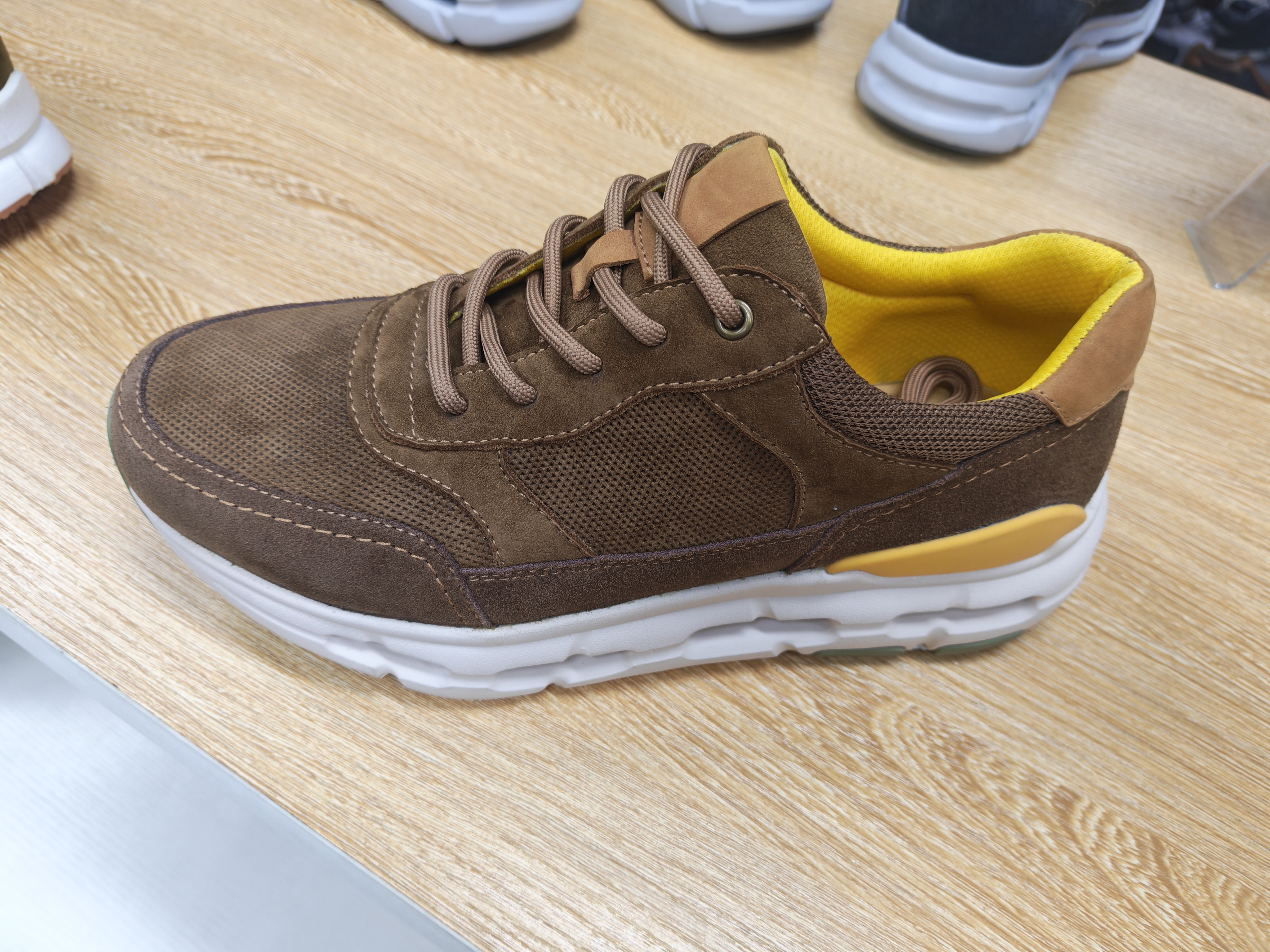 Mens casual shoes