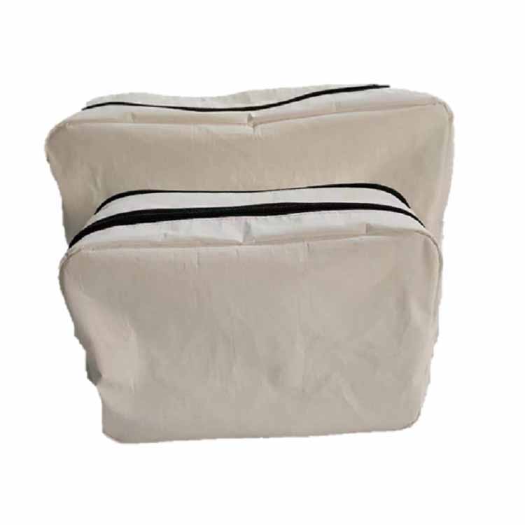 Cosmetic bag