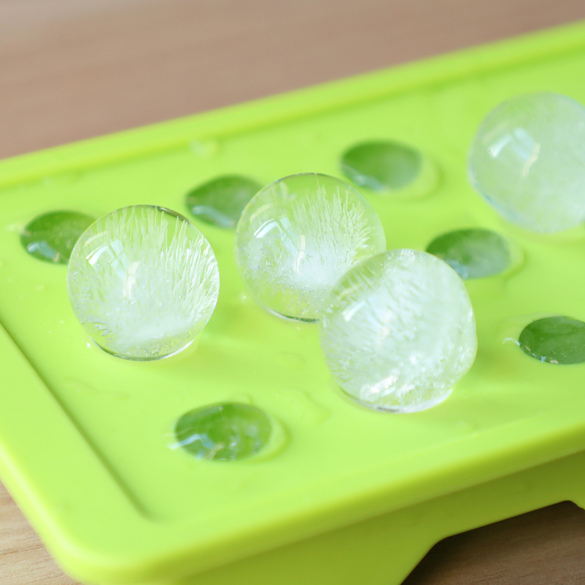 Eighteen spheres ice cube