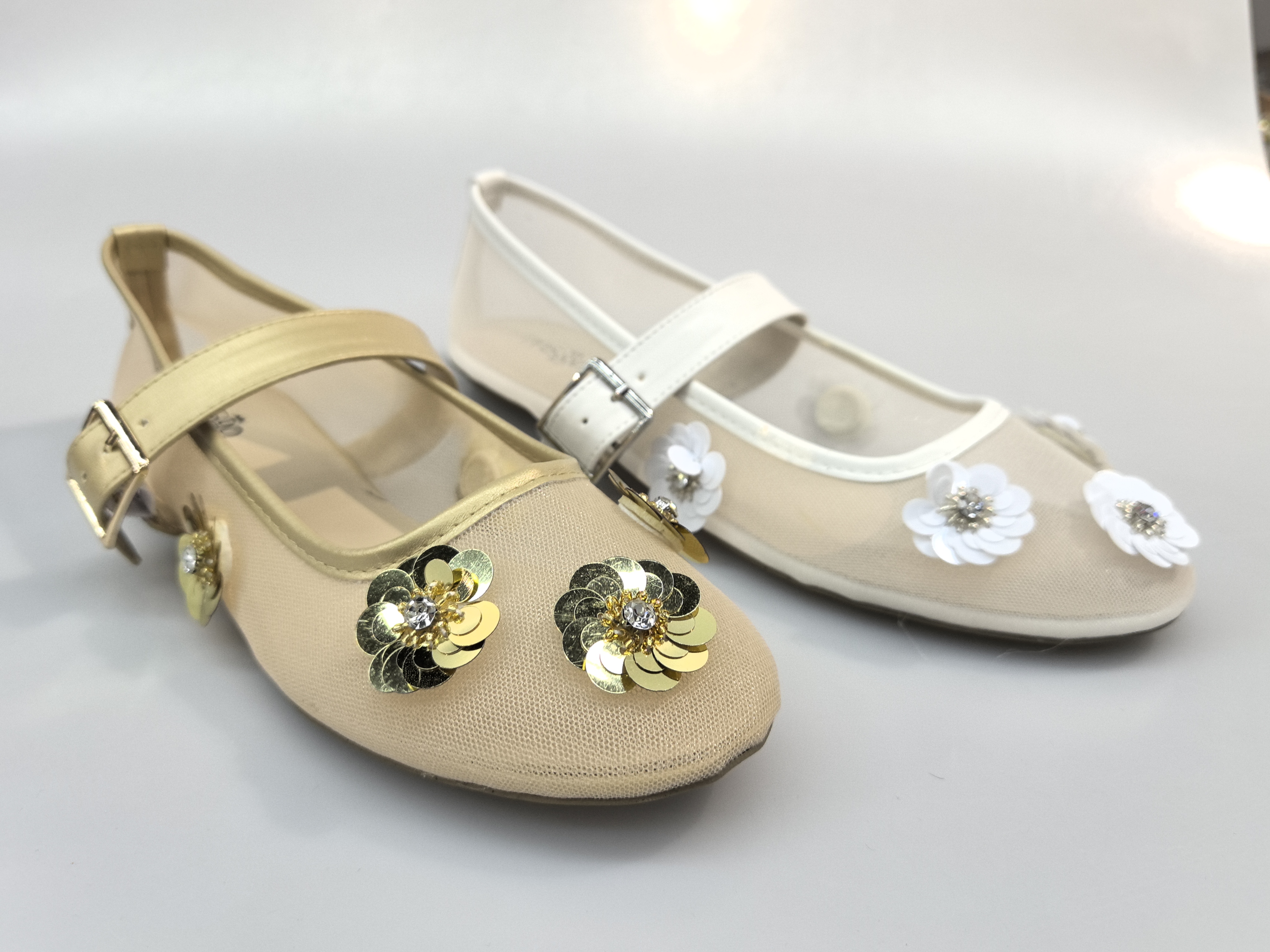 Mesh flat shoes
