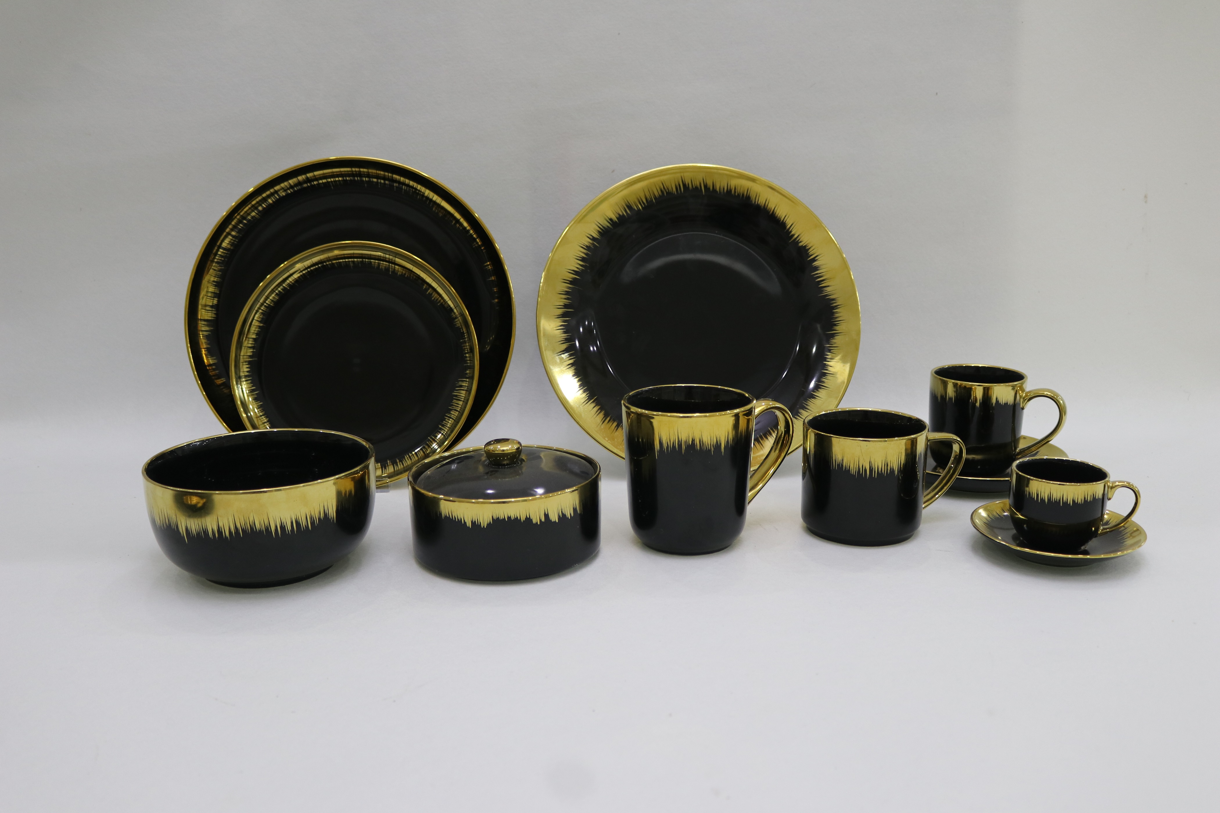 Gold Plated Black Series Tableware