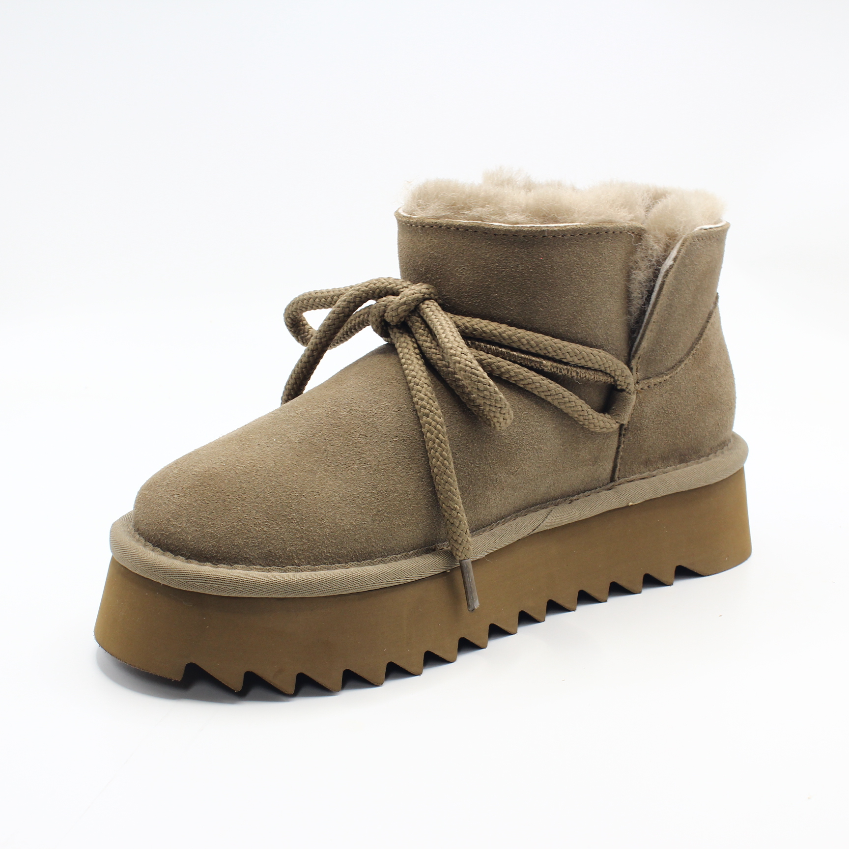 Snow boots