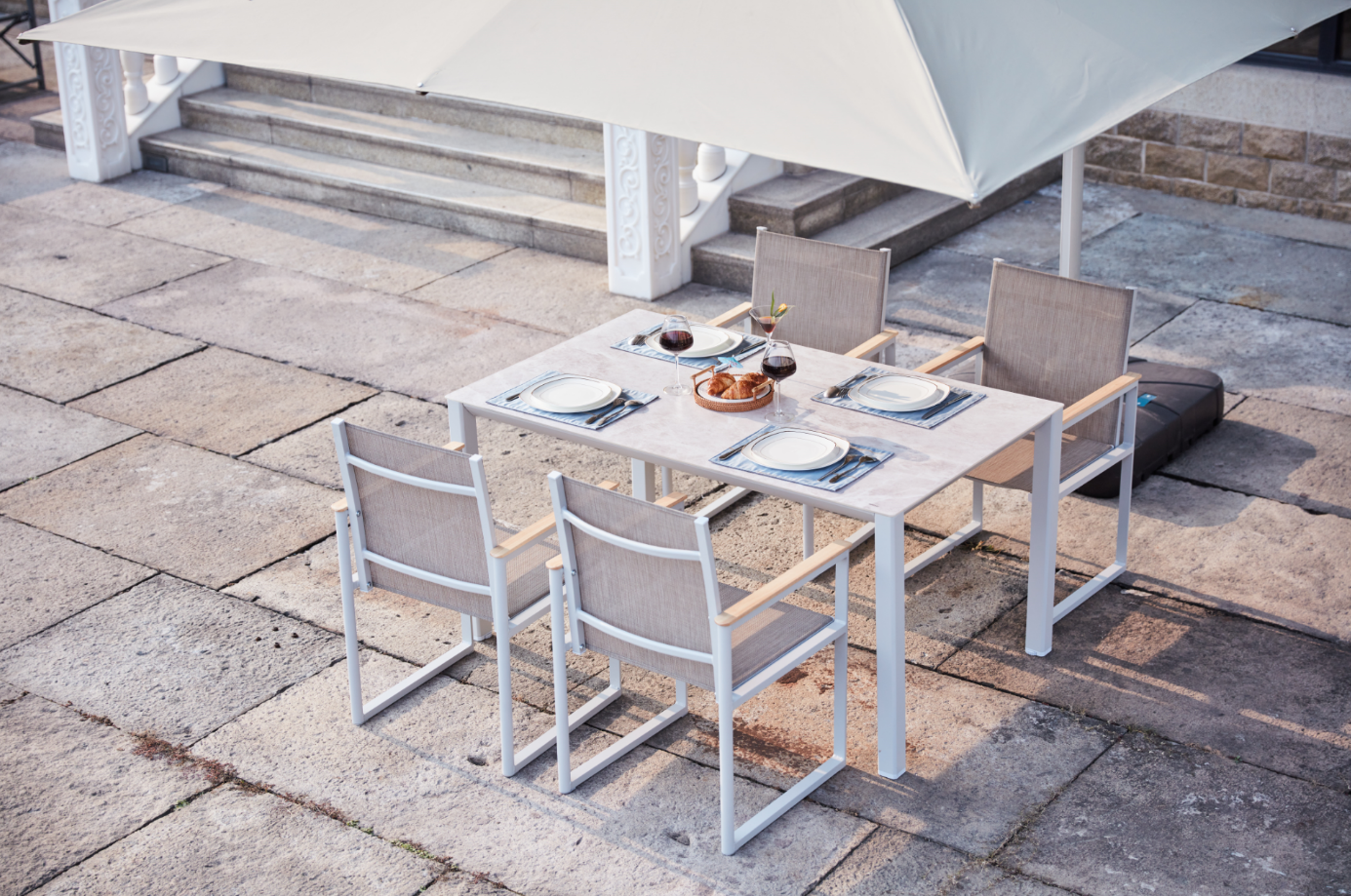 72858 / 3322044 Dinning Set