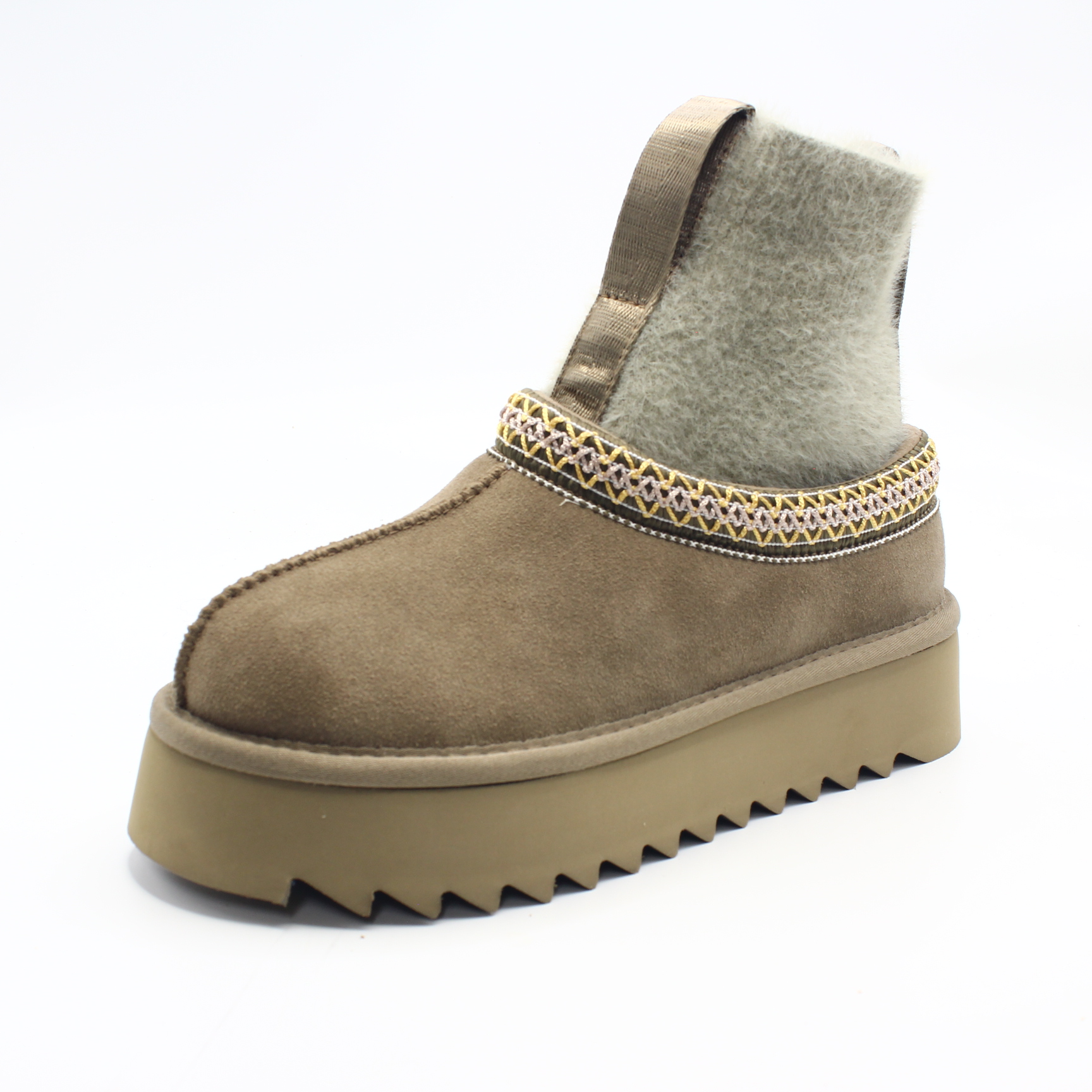 Snow boots
