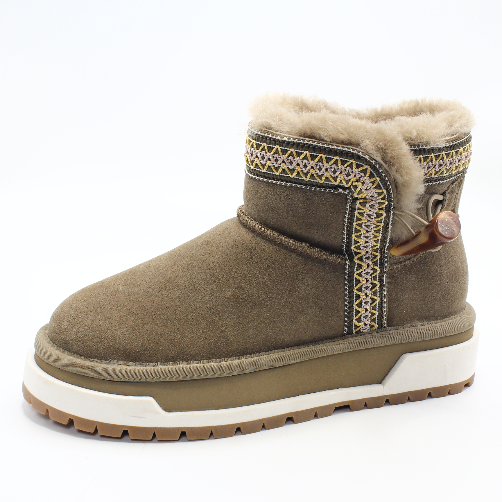 Snow boots