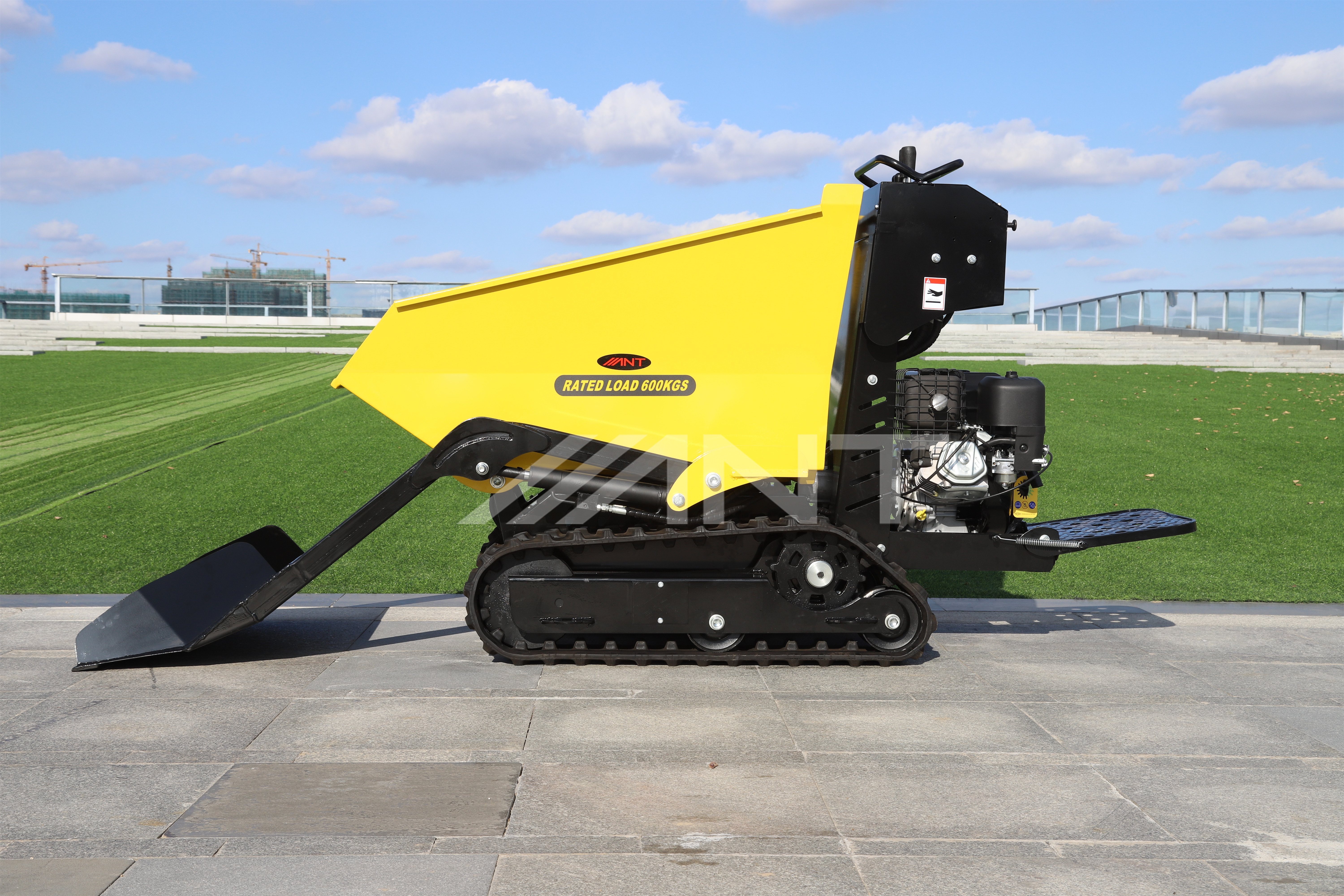 ANT 600 kg load capacity For engineering use with shovel mini dumper