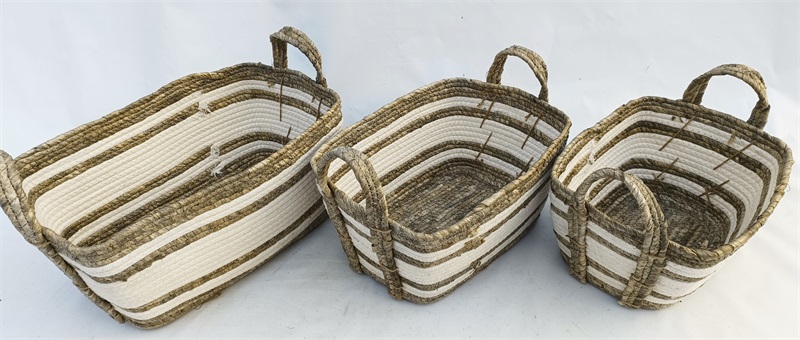 Stitched Corn-husk basket
