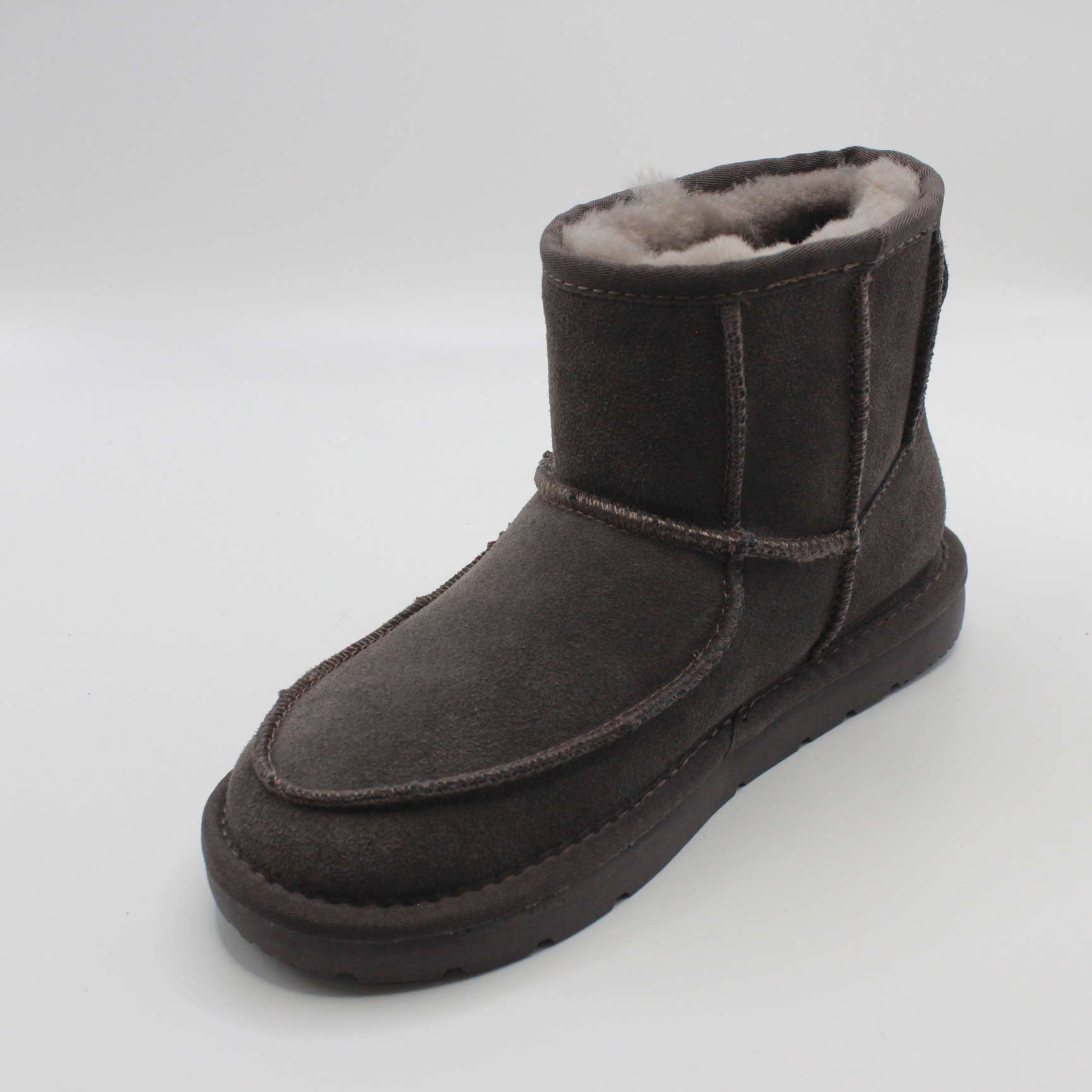 Snow boots