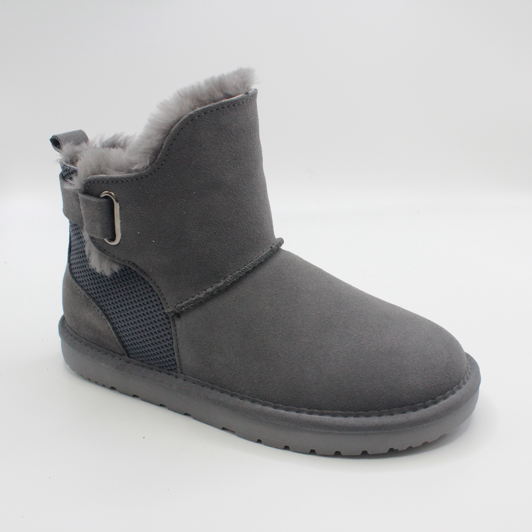 Snow boots
