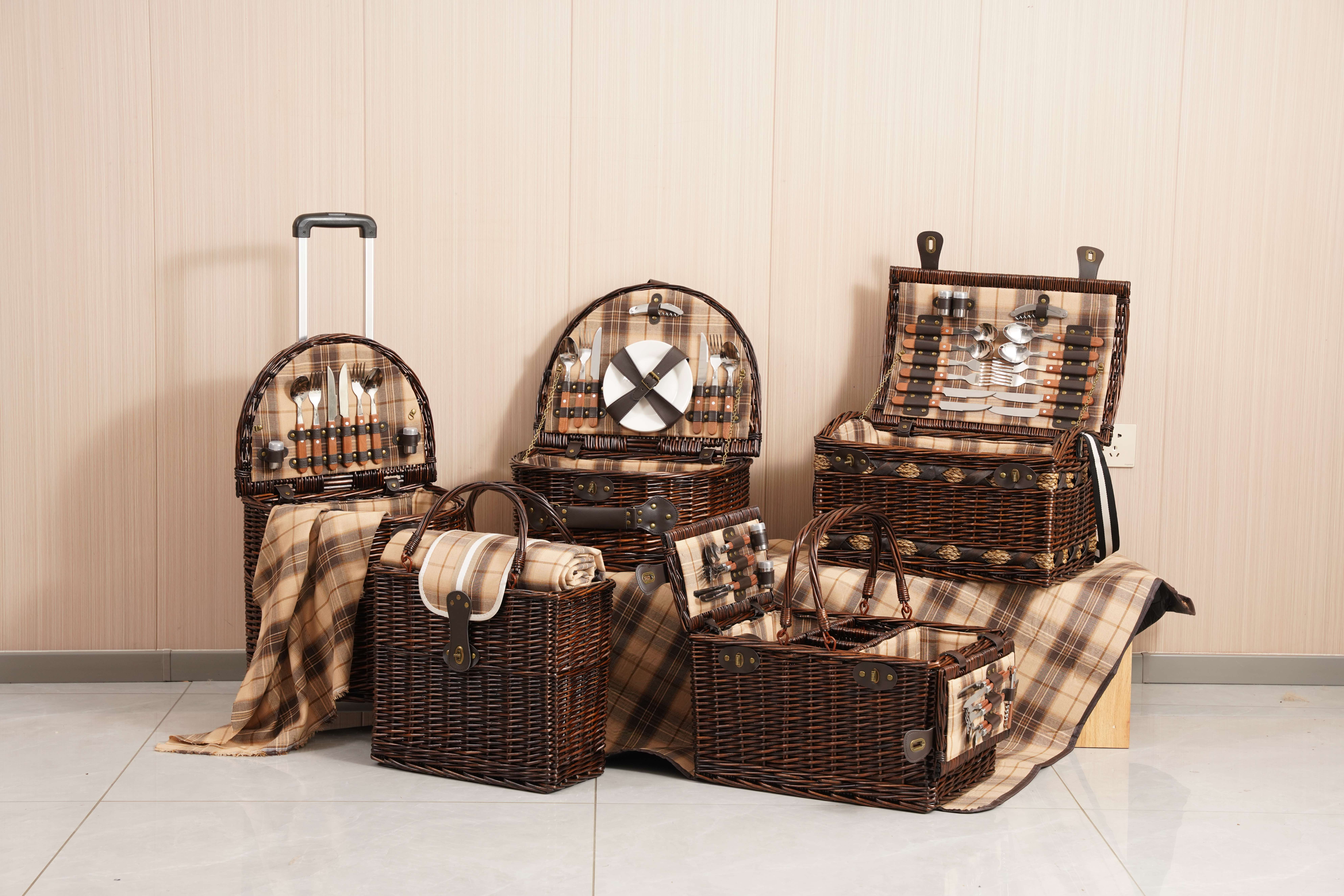 JY Willow Picnic Basket