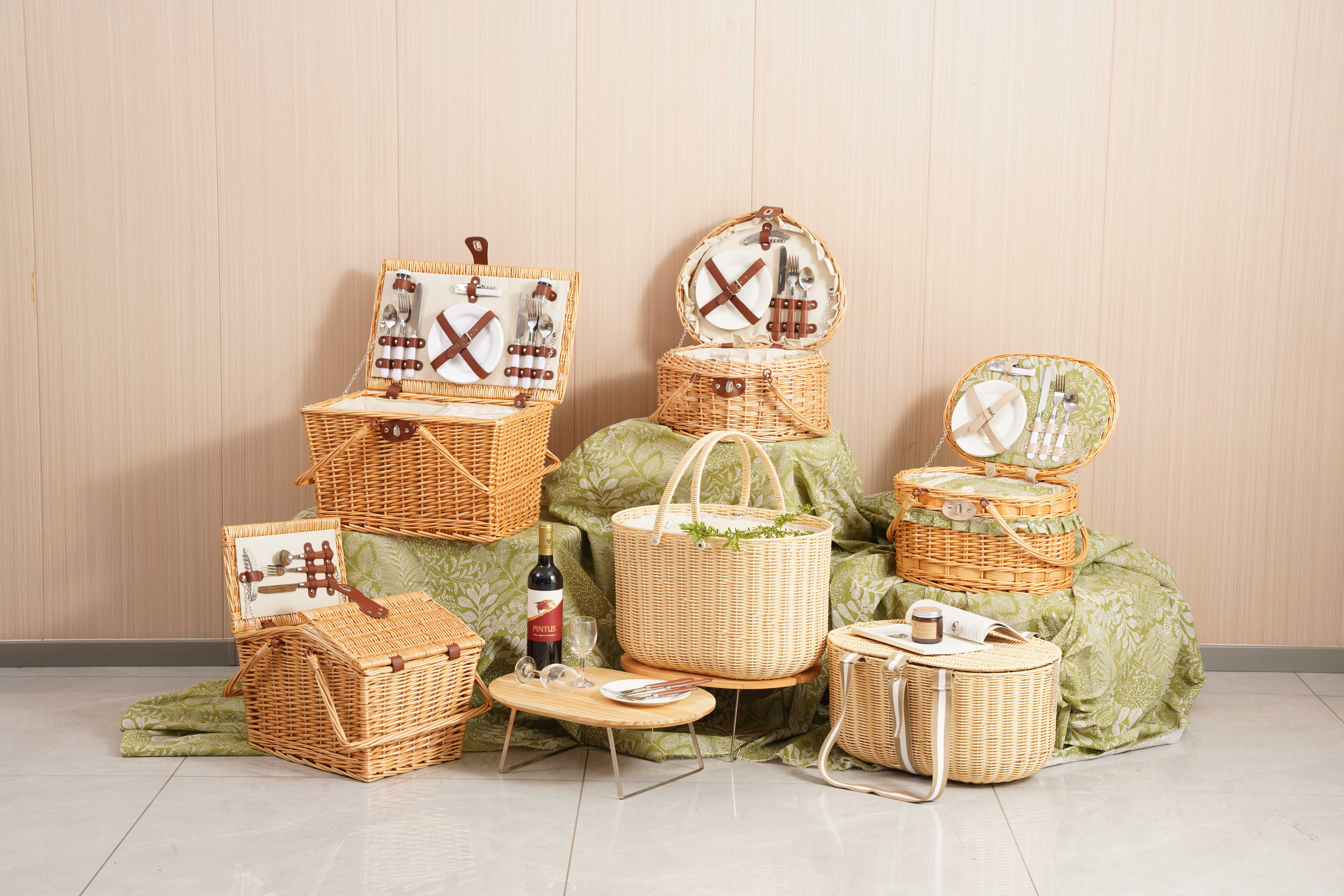 JY Willow Picnic Basket