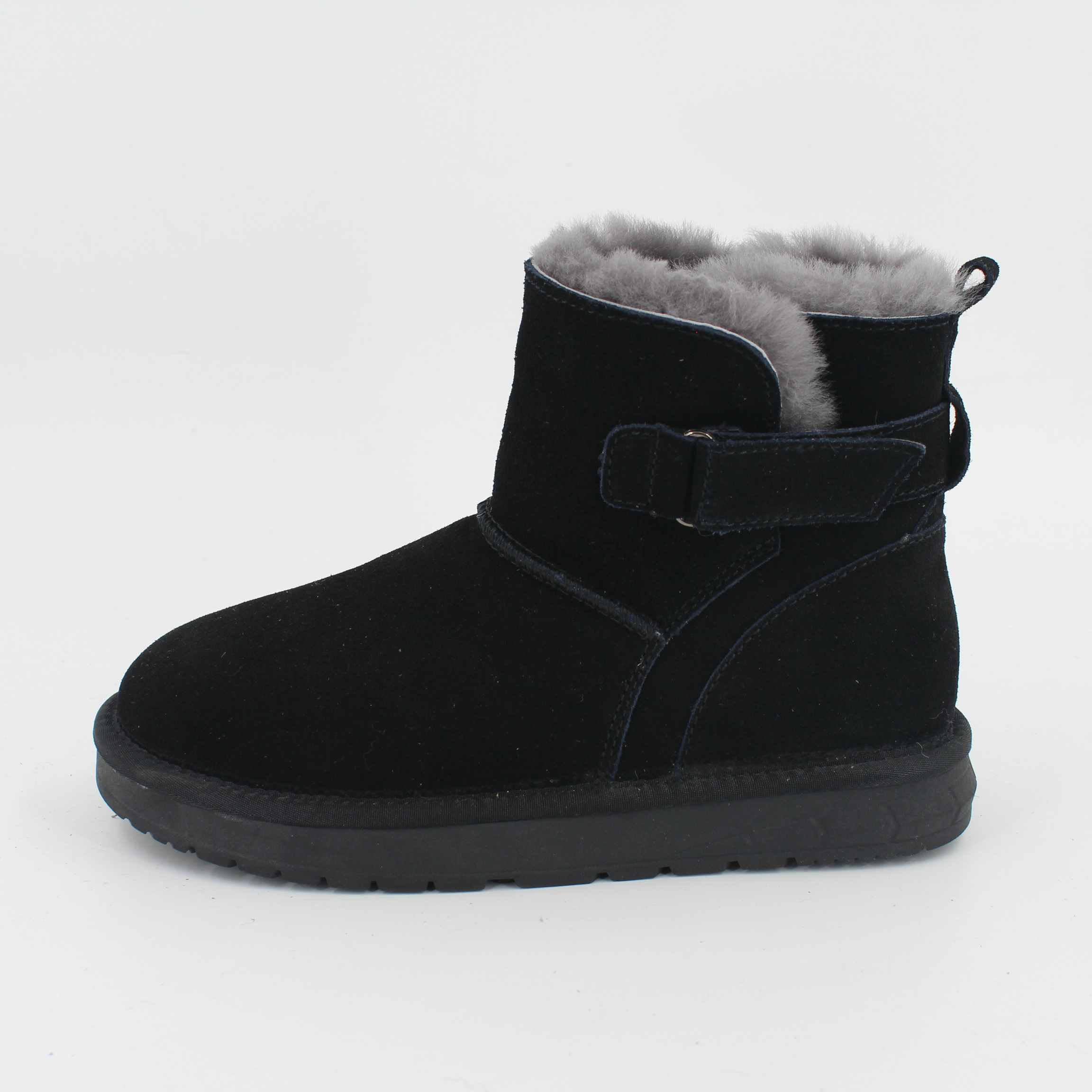 Snow boots