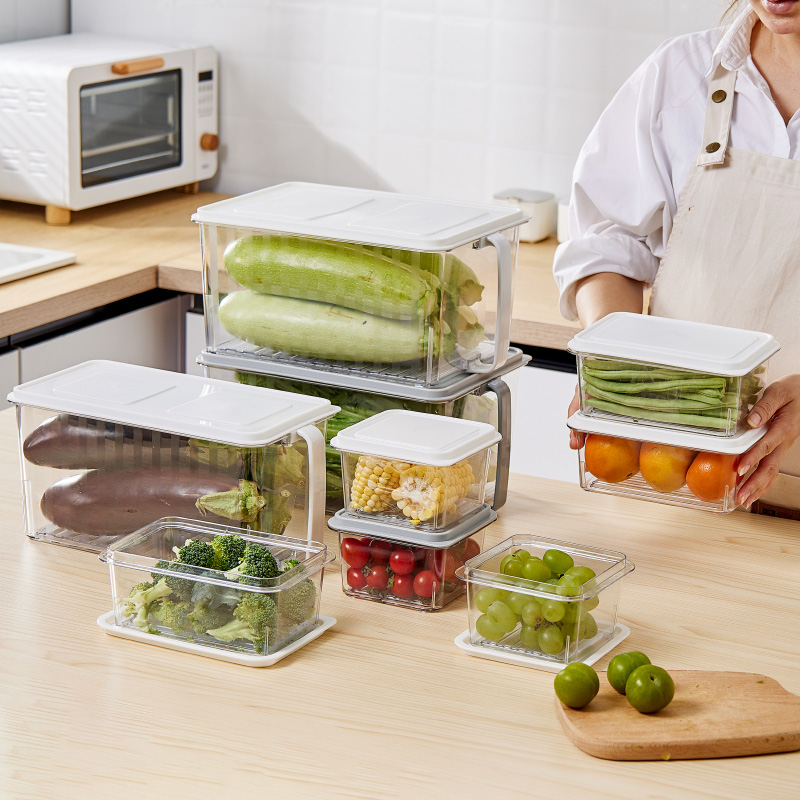 Refrigerator storage basket with handle