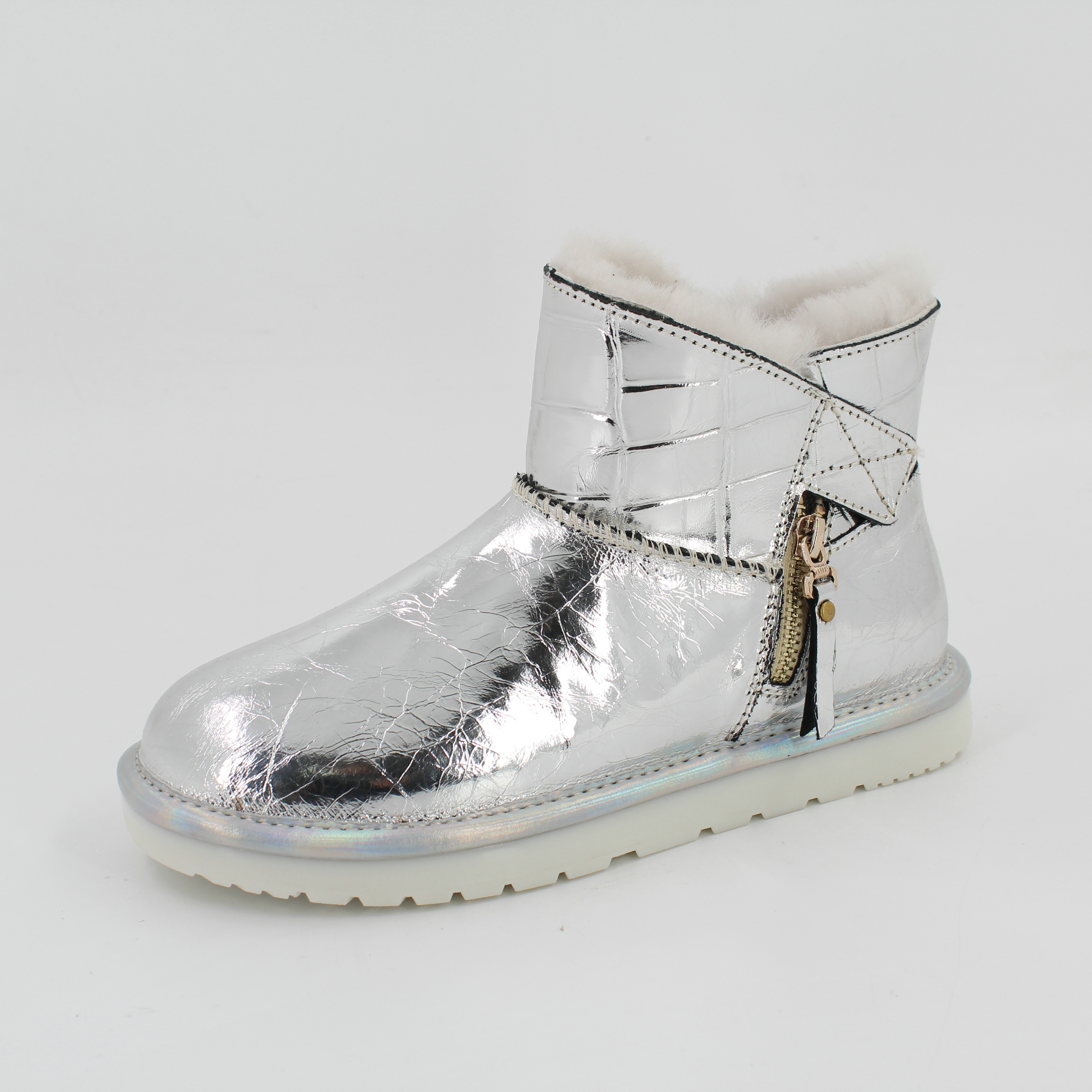 Snow boots