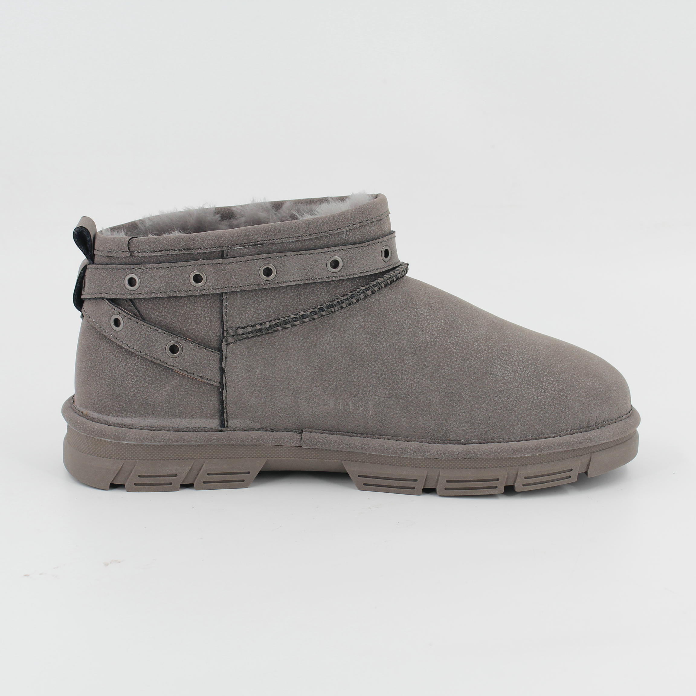 Snow boots