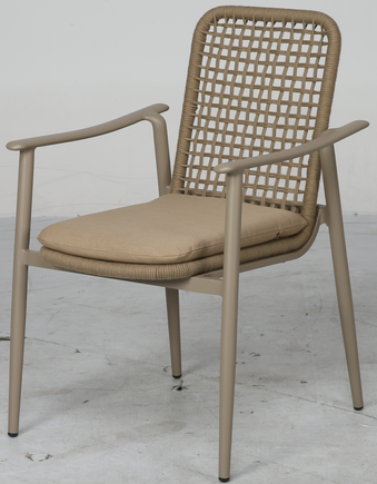 Outdoor dining chair