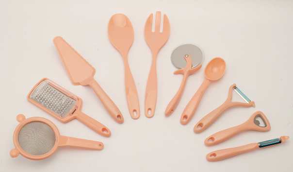 Small kitchenware set
