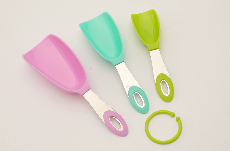 Set of 3 ice shovels