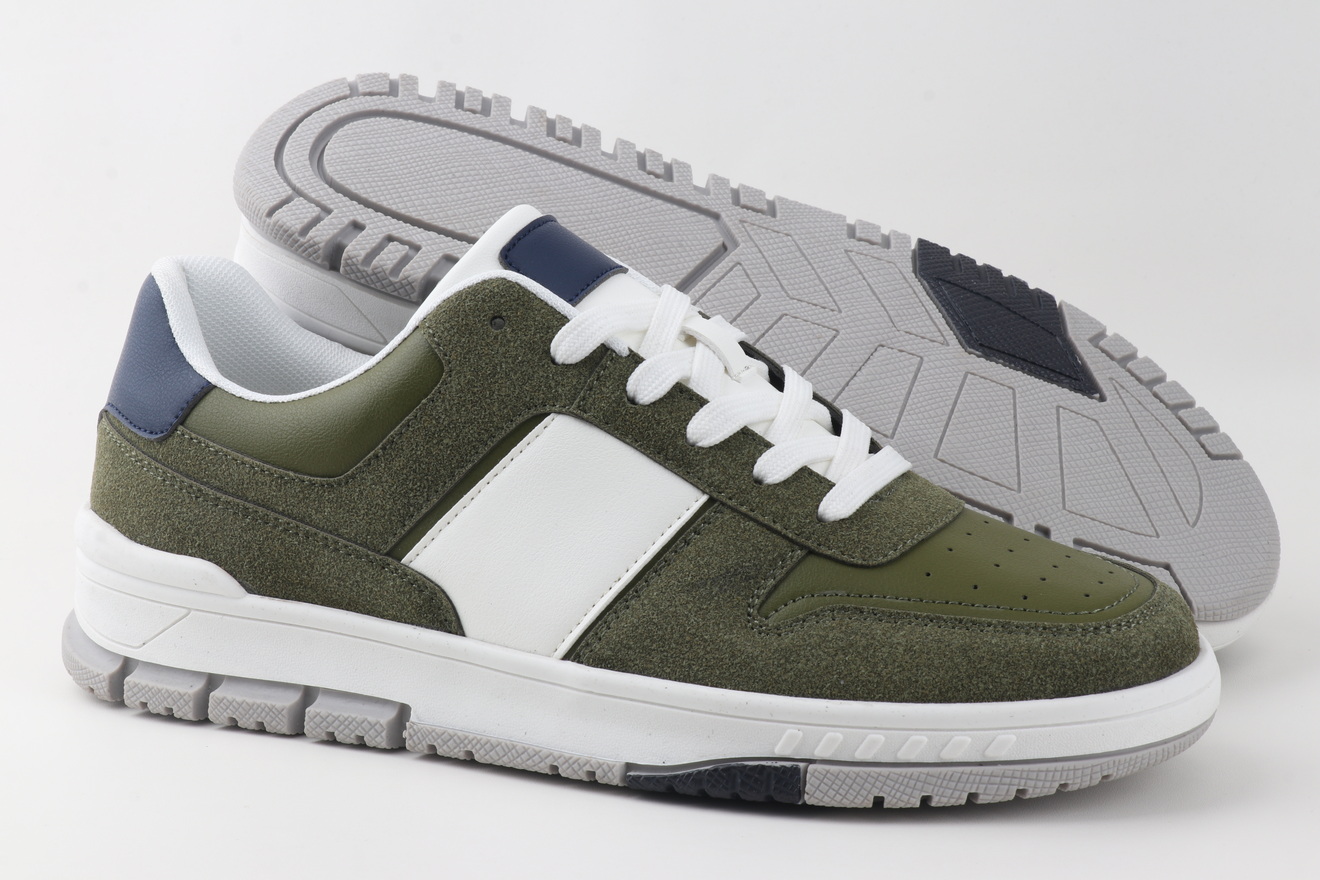 Men's casual shoes