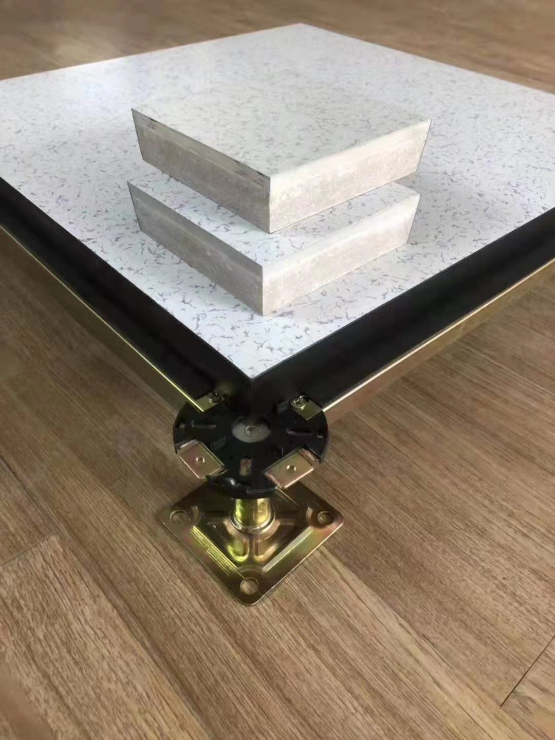 Guangdong Lipin Flooring Technology Co., LTD – mesa de comedor 2