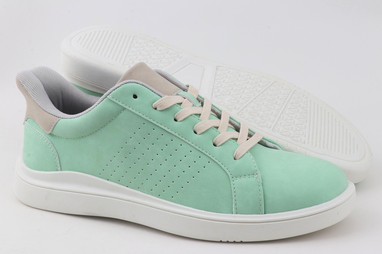 Men's casual shoes