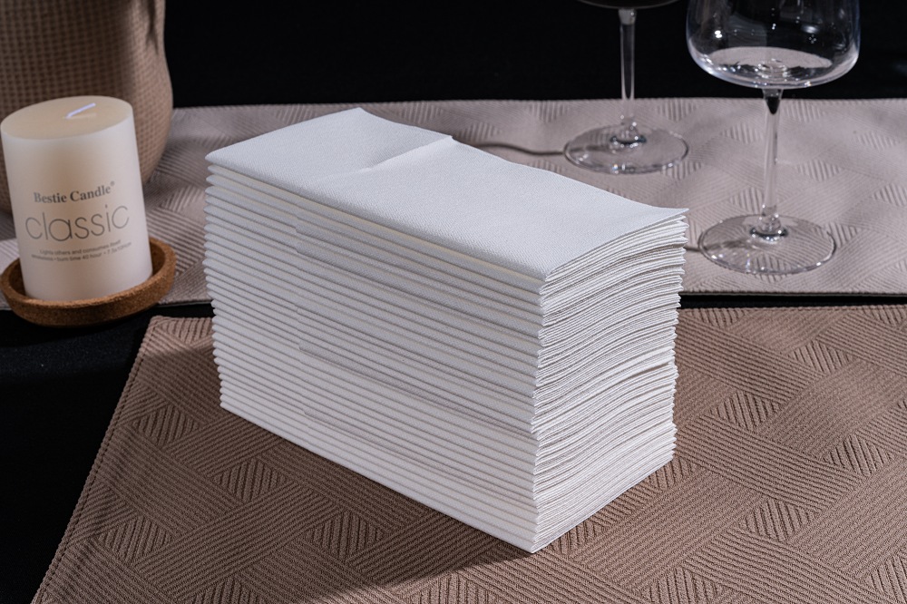 White airlaid pocket napkin