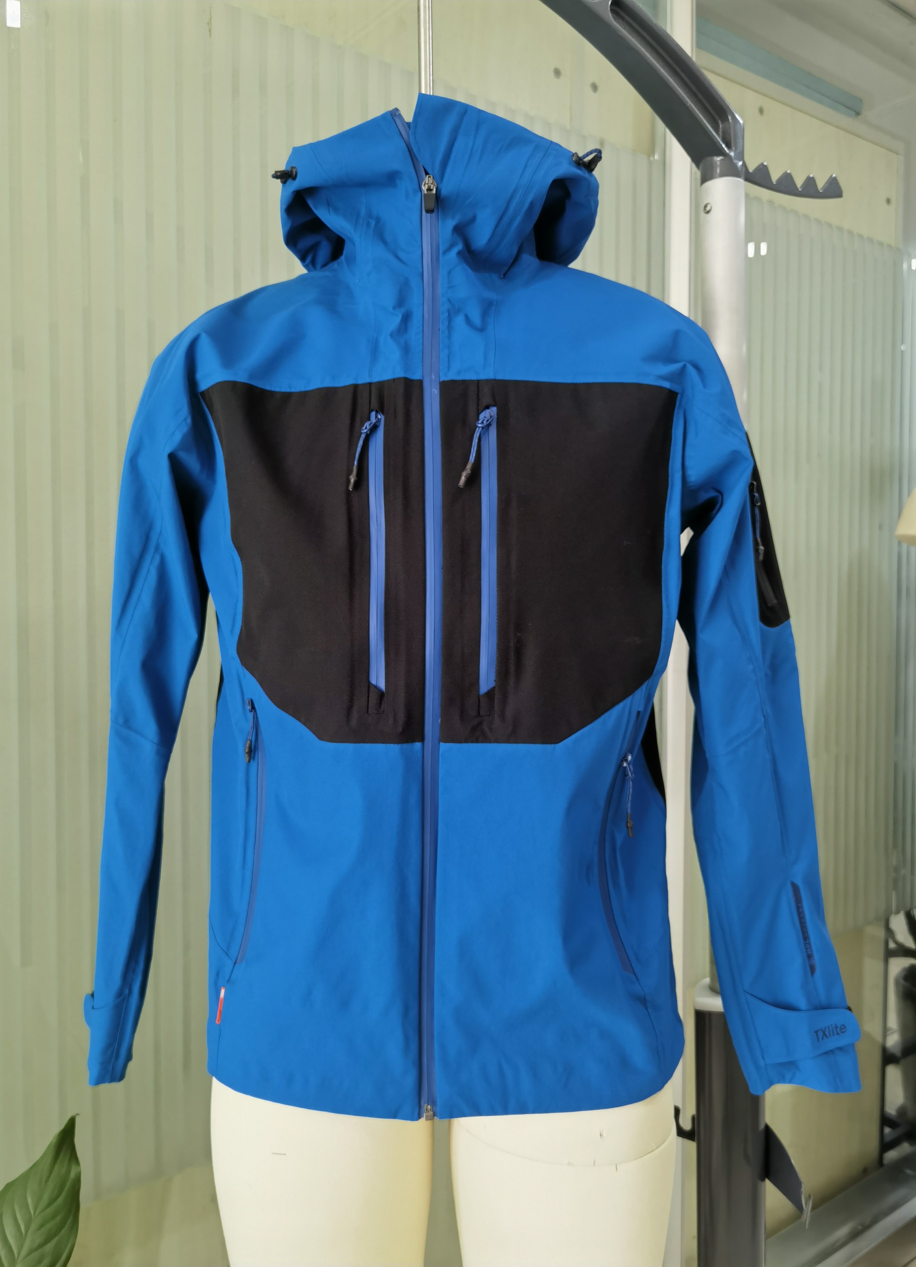 Ladies' outwear