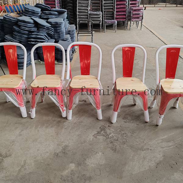 Wholesale Industrial Vintage Furniture High Back Stackable Coffee Shop Metal Event Tolixs Chairs Bar