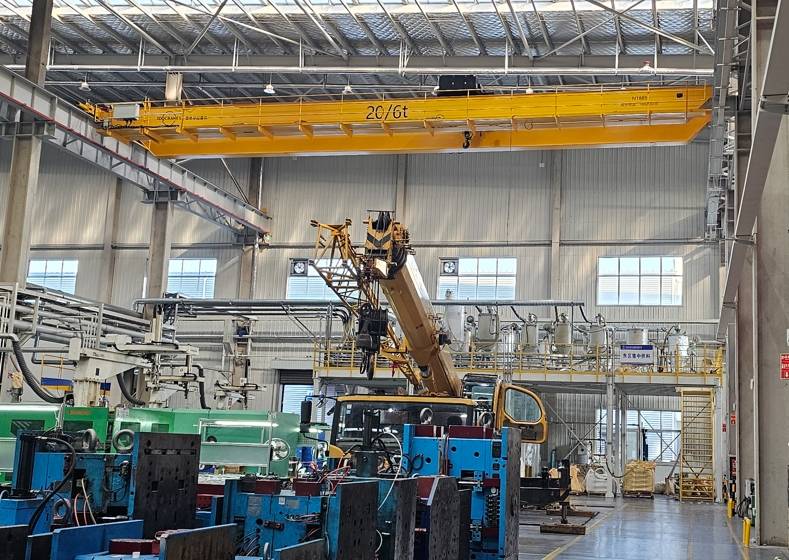 Golden Earth,electric double-beam bridge crane,Engineering machinery