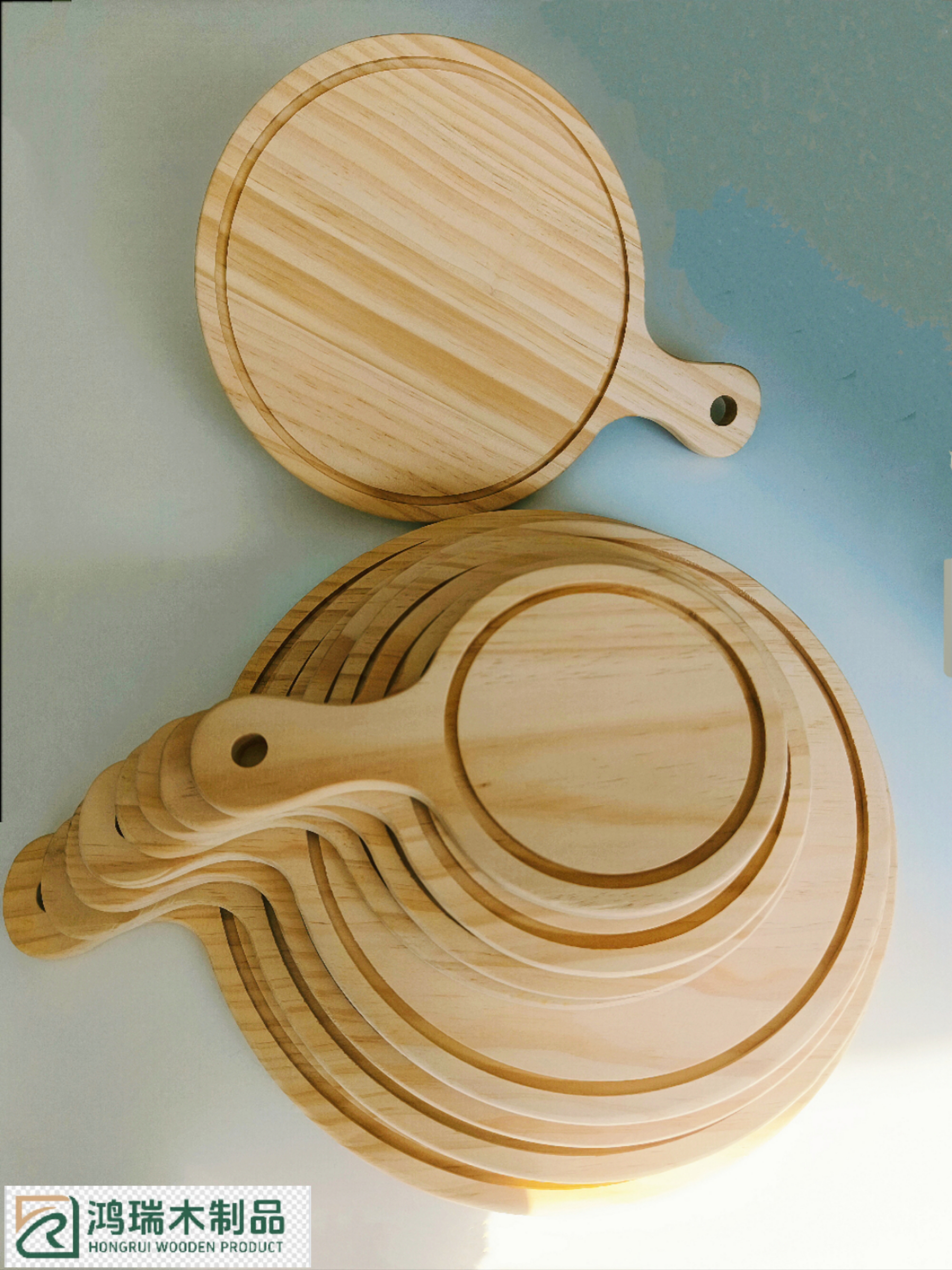 Wooden pizza dish
