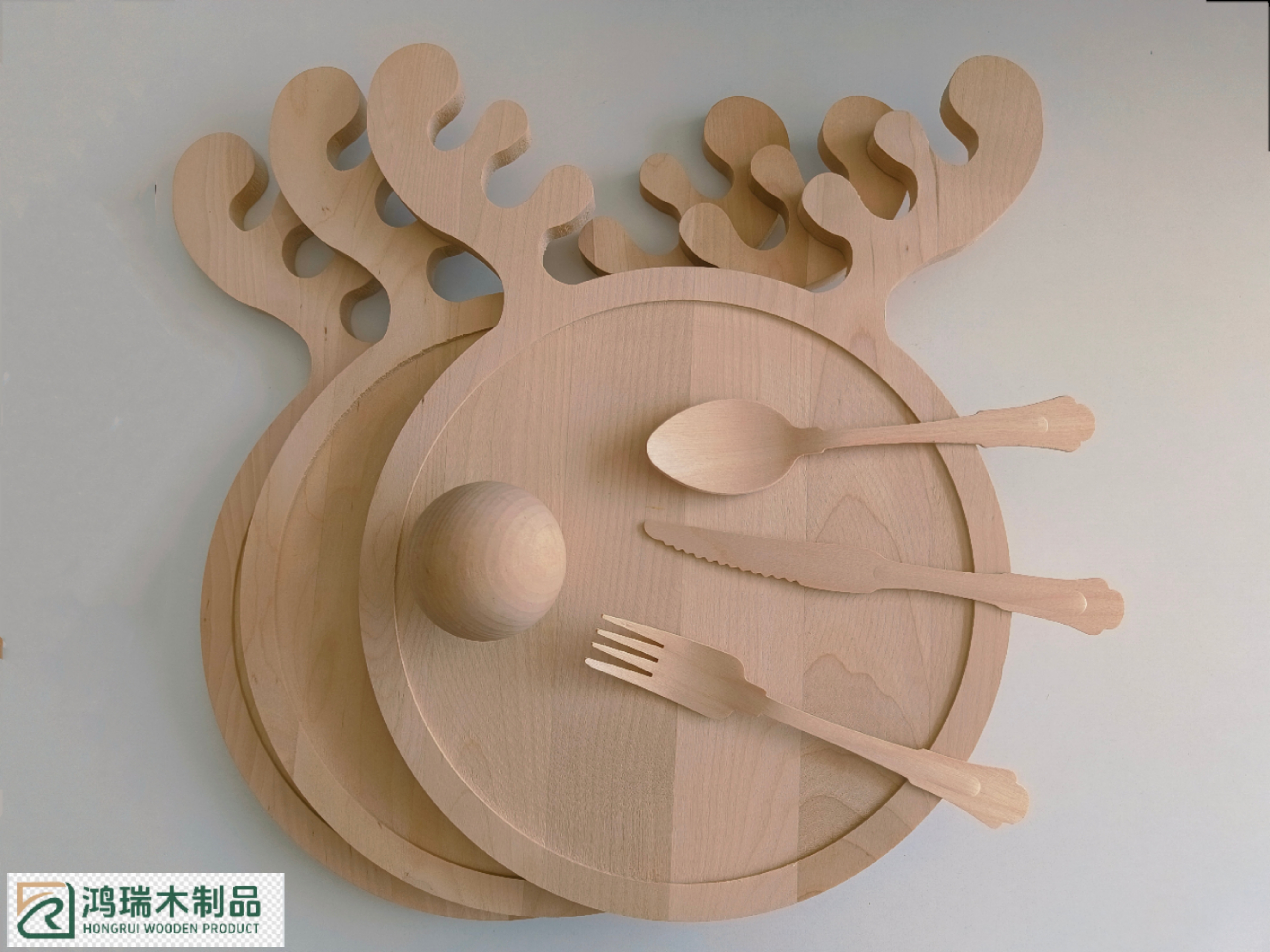 Deer horn shaped wooden pizza dish