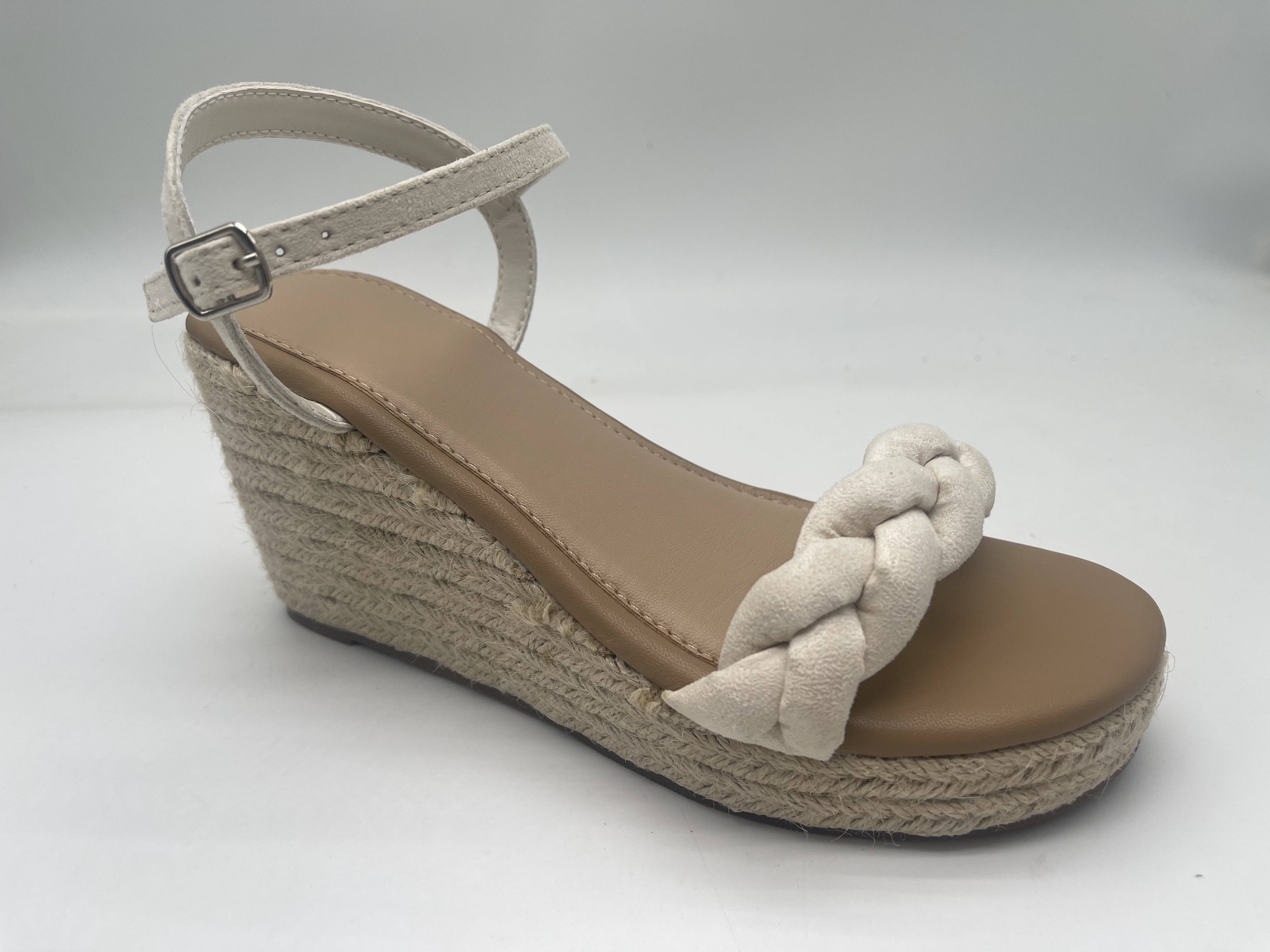 Heel shoes
