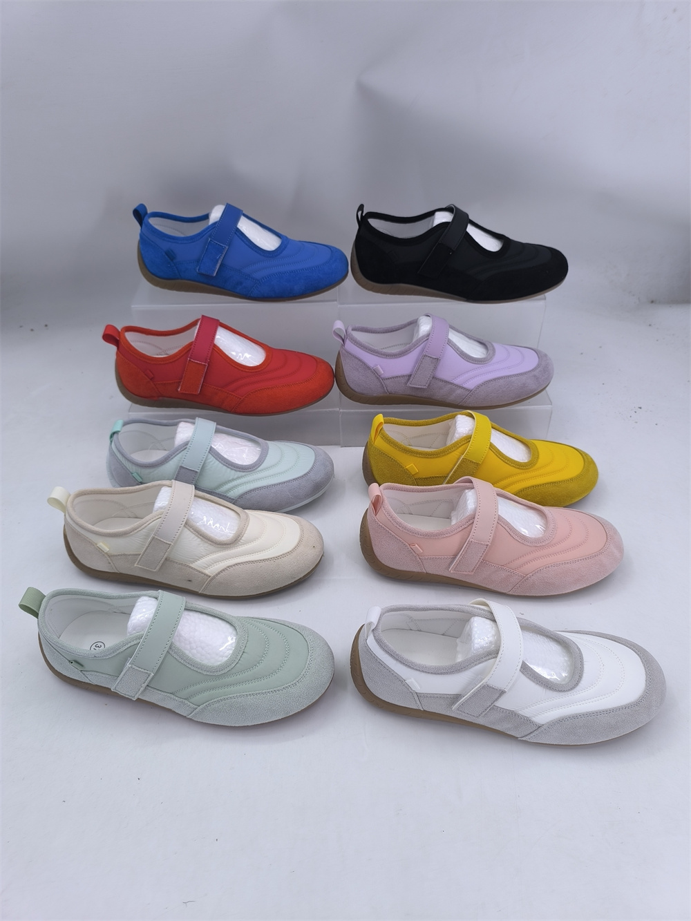 Woman Thin Shoes