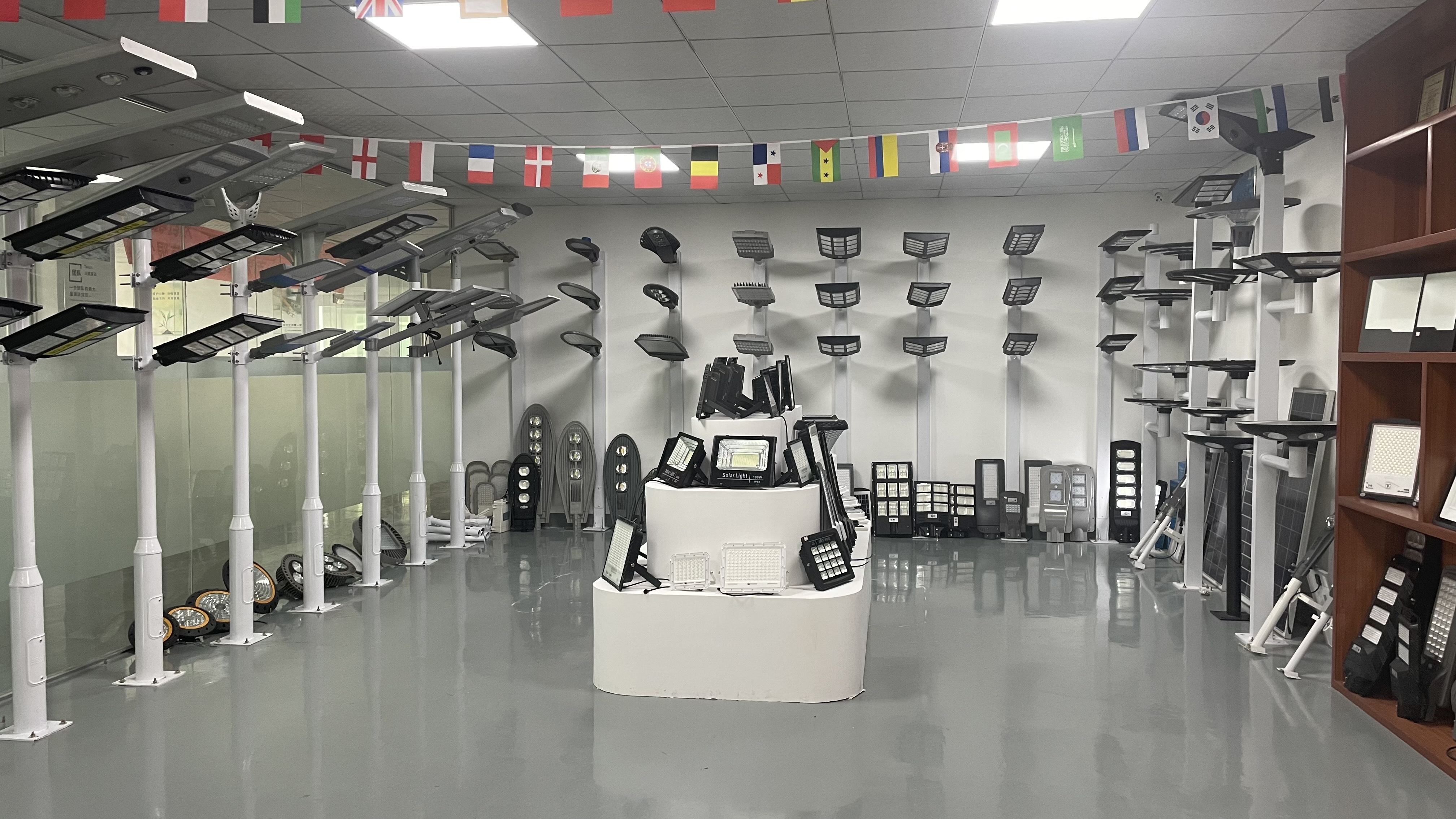 Zhongshan Aixin Yi Lighting Co., Ltd. – LED flood light 3