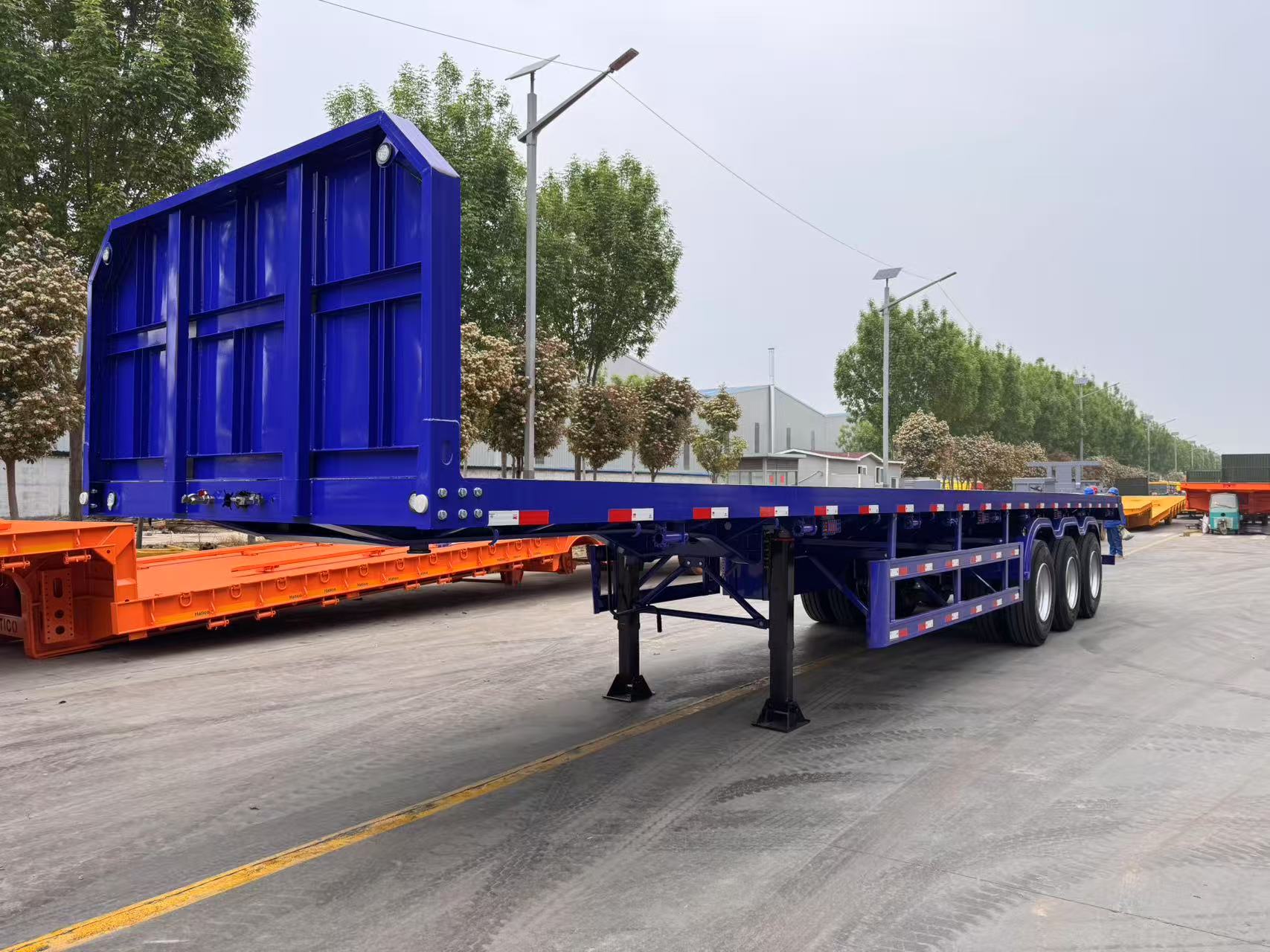 Semi trailer