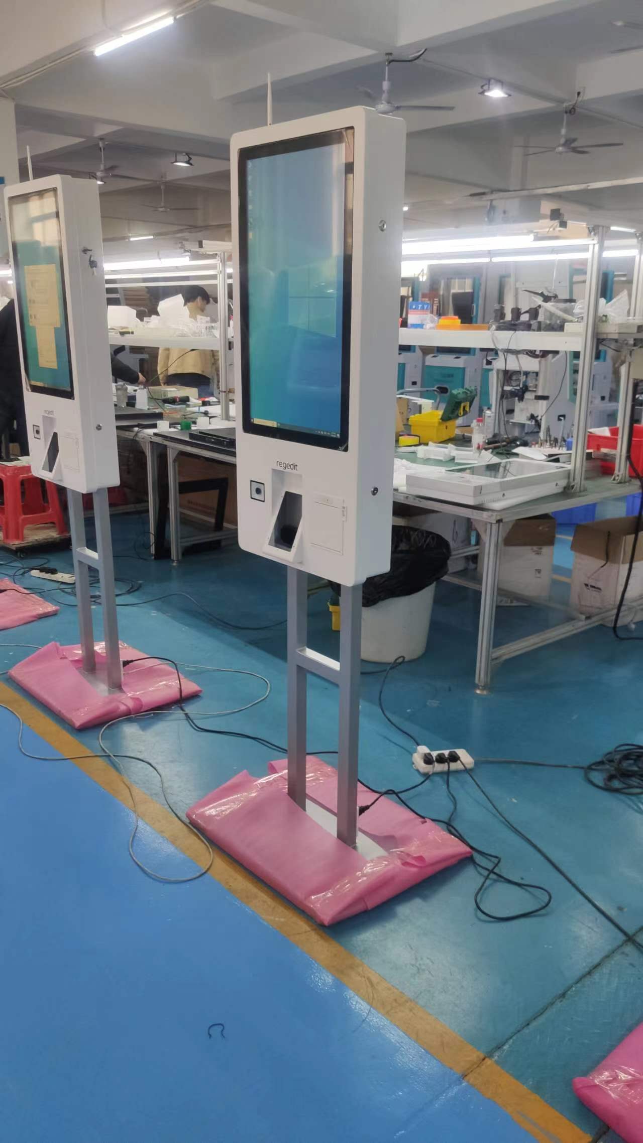 27-inch multifunction self-service terminal