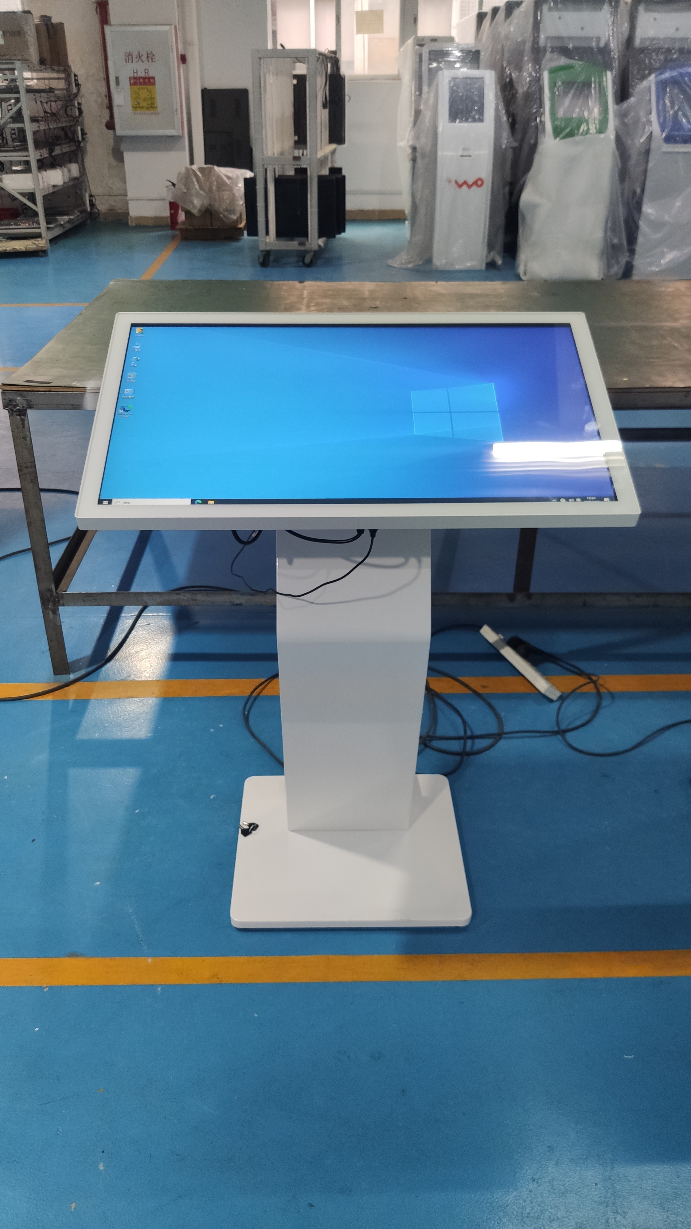 32 inch self-service inquiry machine (capacitive touch)