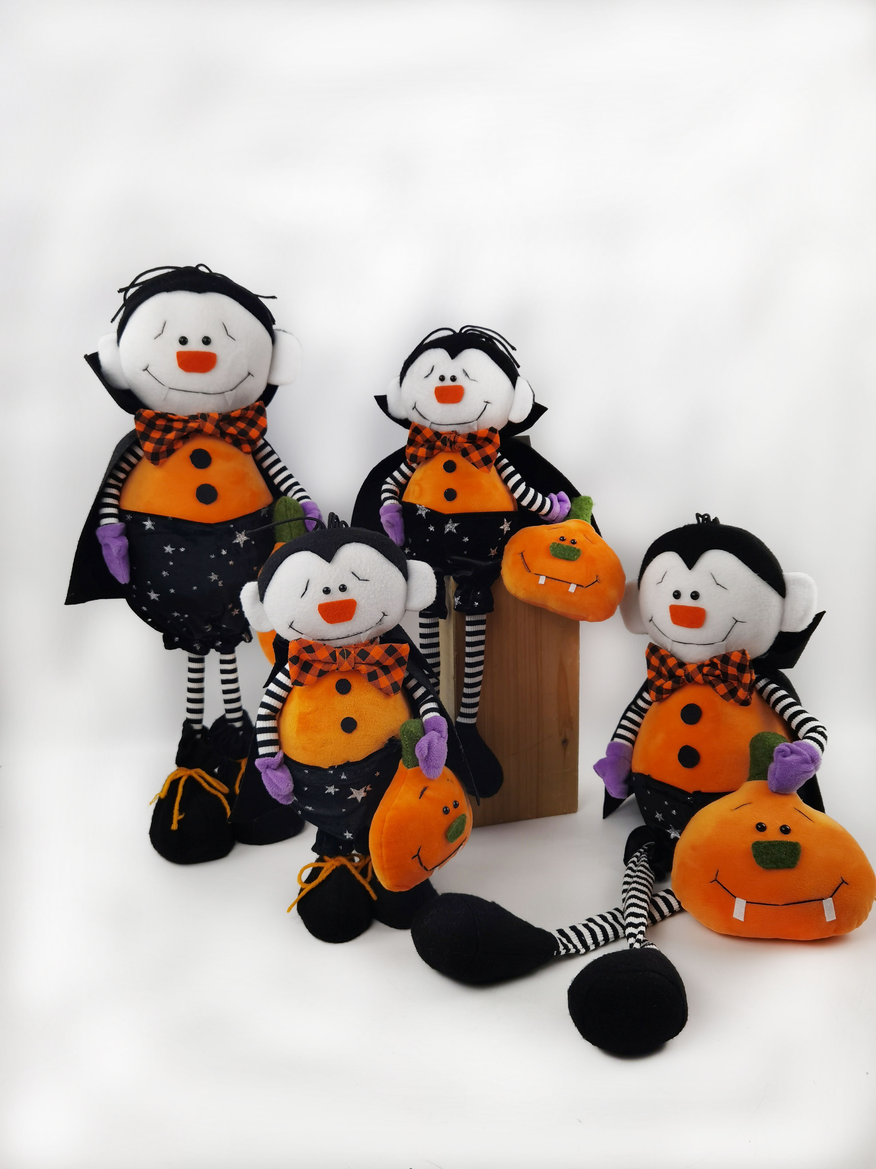 Creative clown shaped pumpkin fabric ornaments, with a cute and funny for home decoration