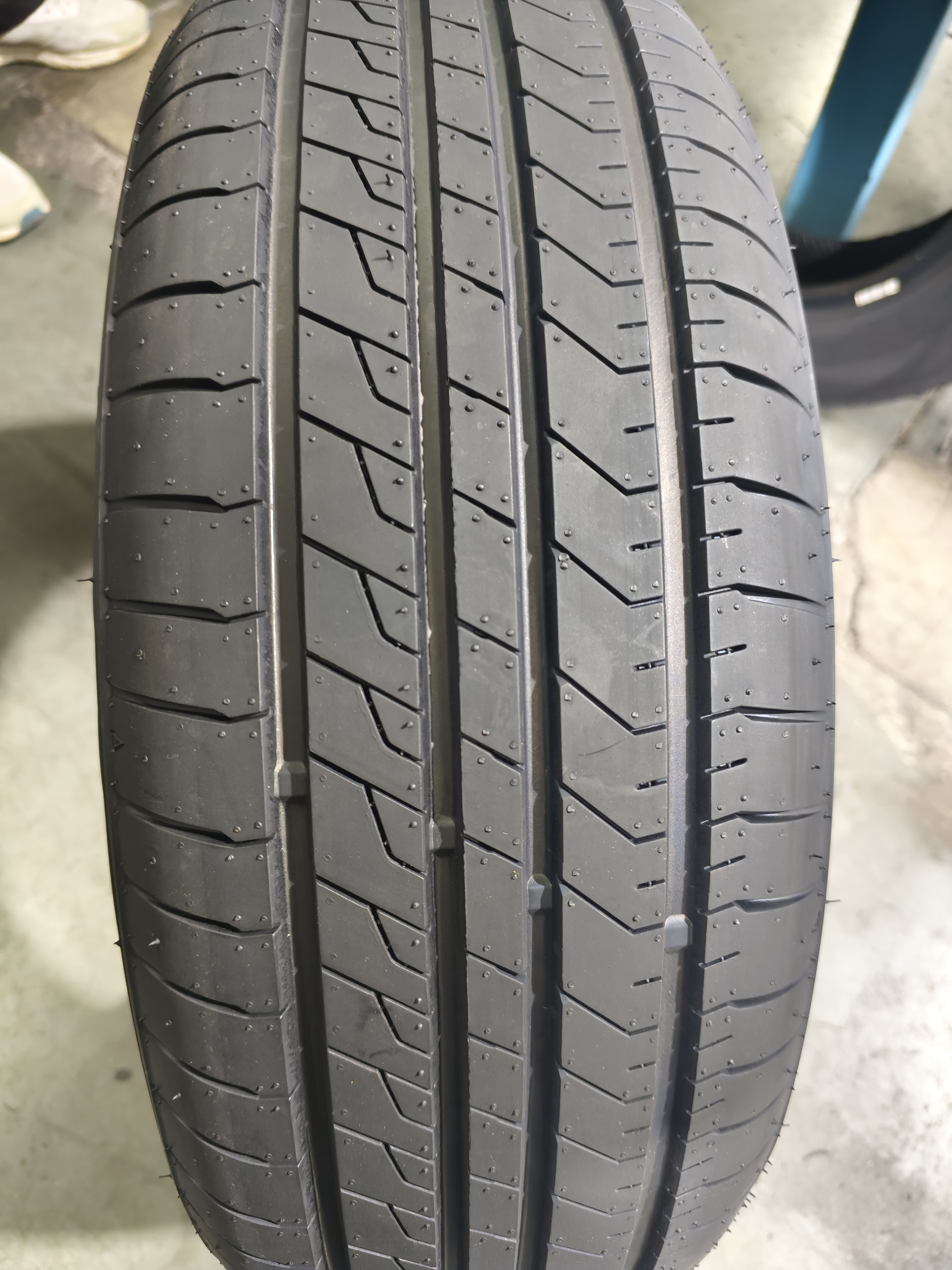 passenger car tyre