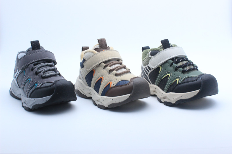 children sport shoes