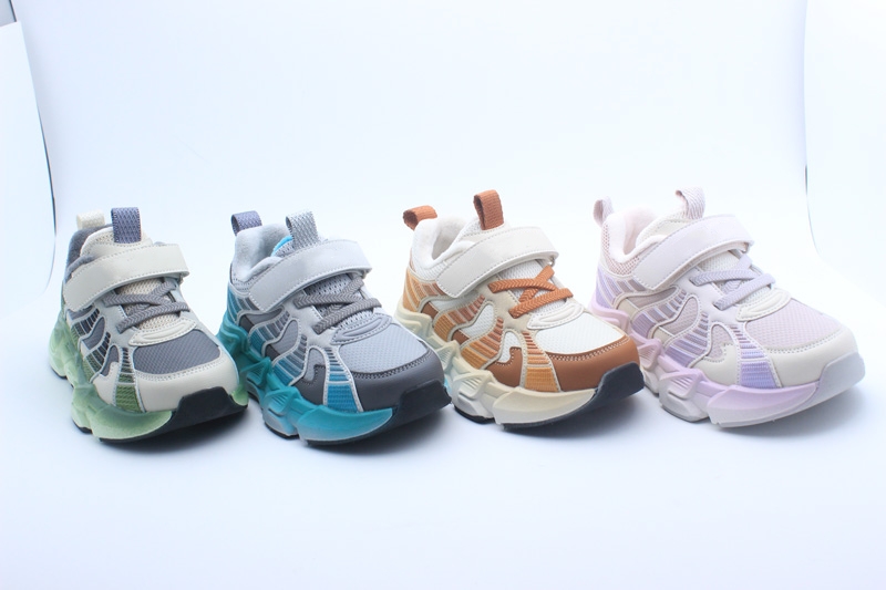 children sport shoes