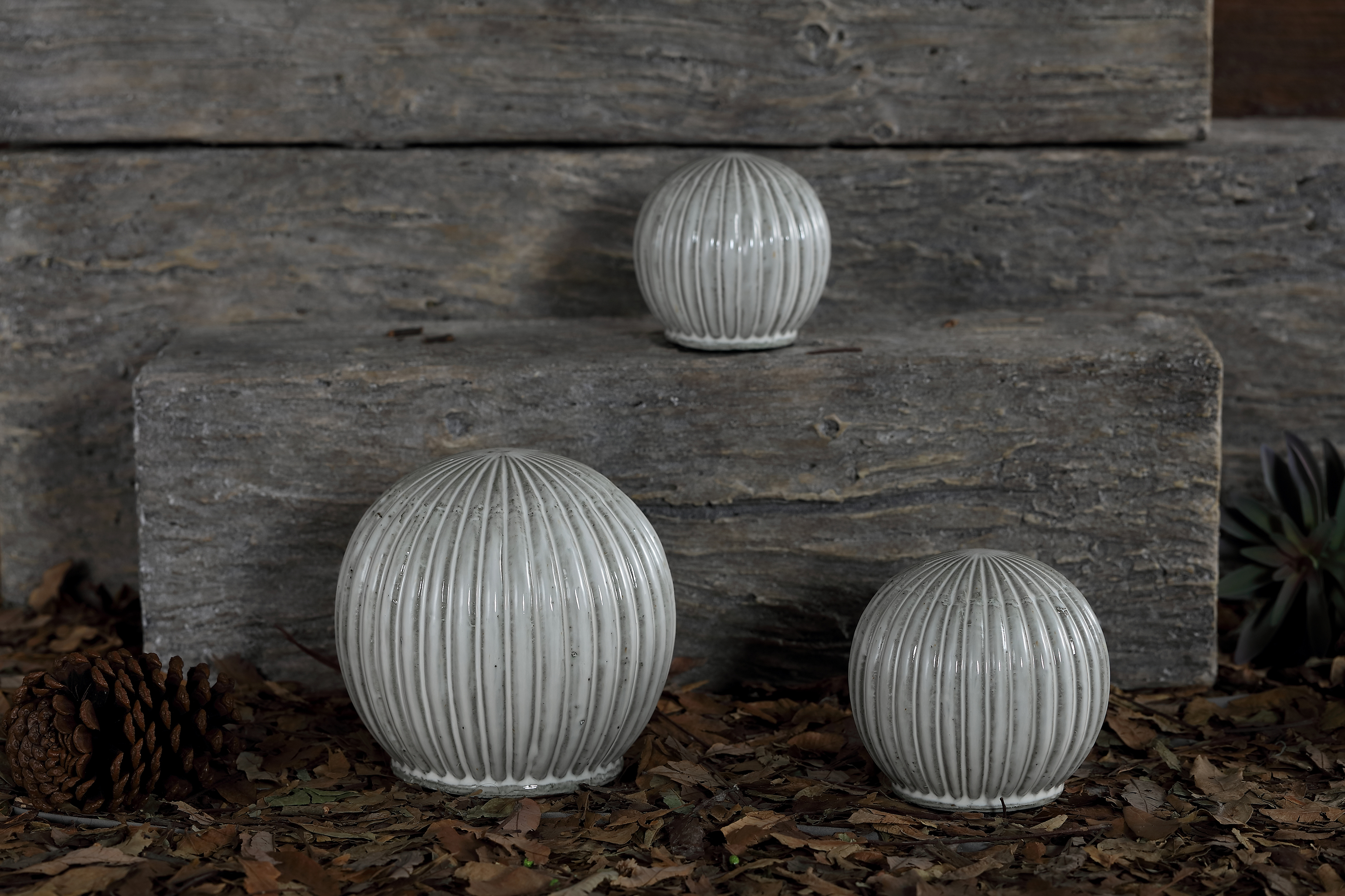 Spherical decoration