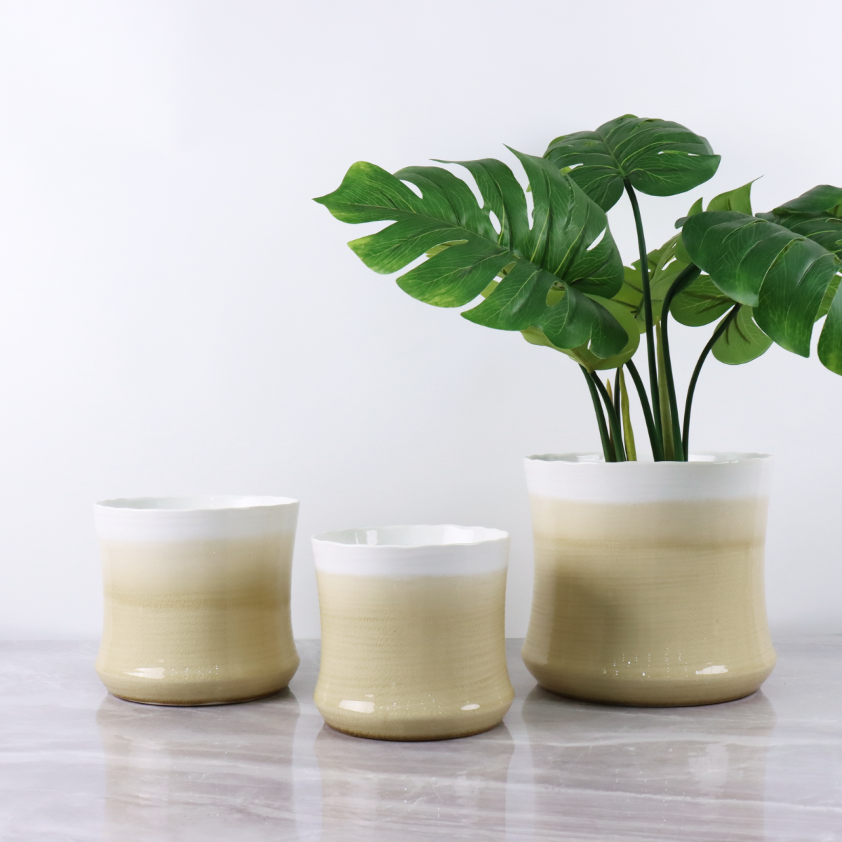 Ceramic flower pot