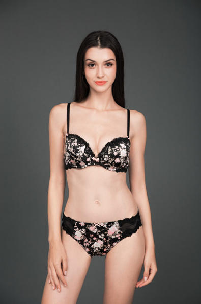 Print+emboridery bra